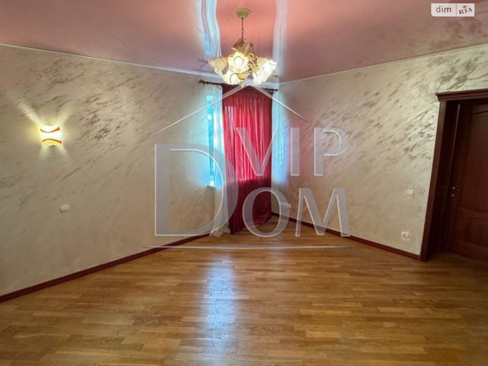 триповерховий будинок з мансардою, 248 кв. м, ракушняк. Продаж в Одесі, район Середній Фонтан фото 1 триповерховий будинок з мансардою, 248 кв. м, ракушняк. Продаж в Одесі, район Середній Фонтан фото 1