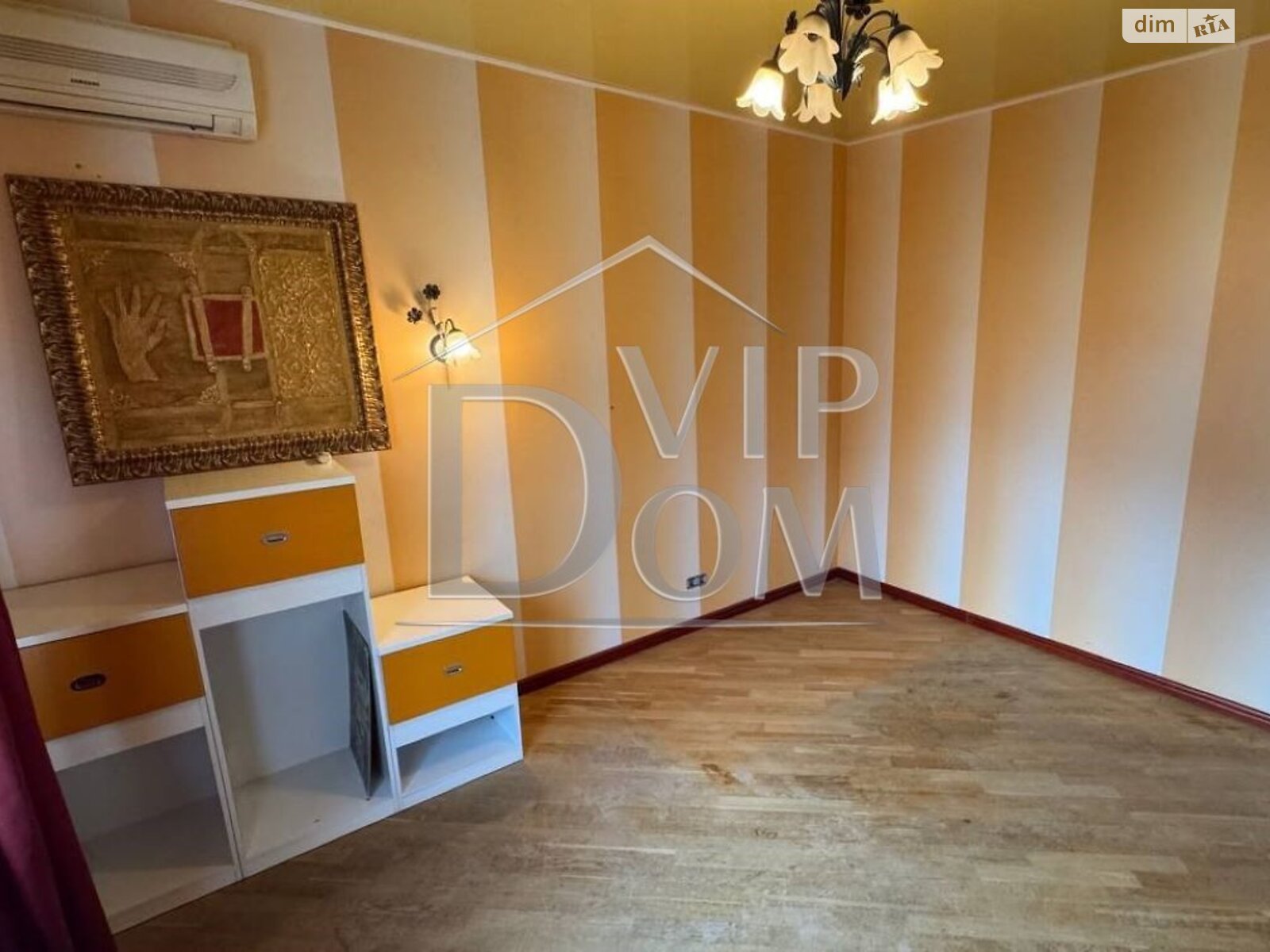 триповерховий будинок з мансардою, 248 кв. м, ракушняк. Продаж в Одесі, район Середній Фонтан фото 1 триповерховий будинок з мансардою, 248 кв. м, ракушняк. Продаж в Одесі, район Середній Фонтан фото 1