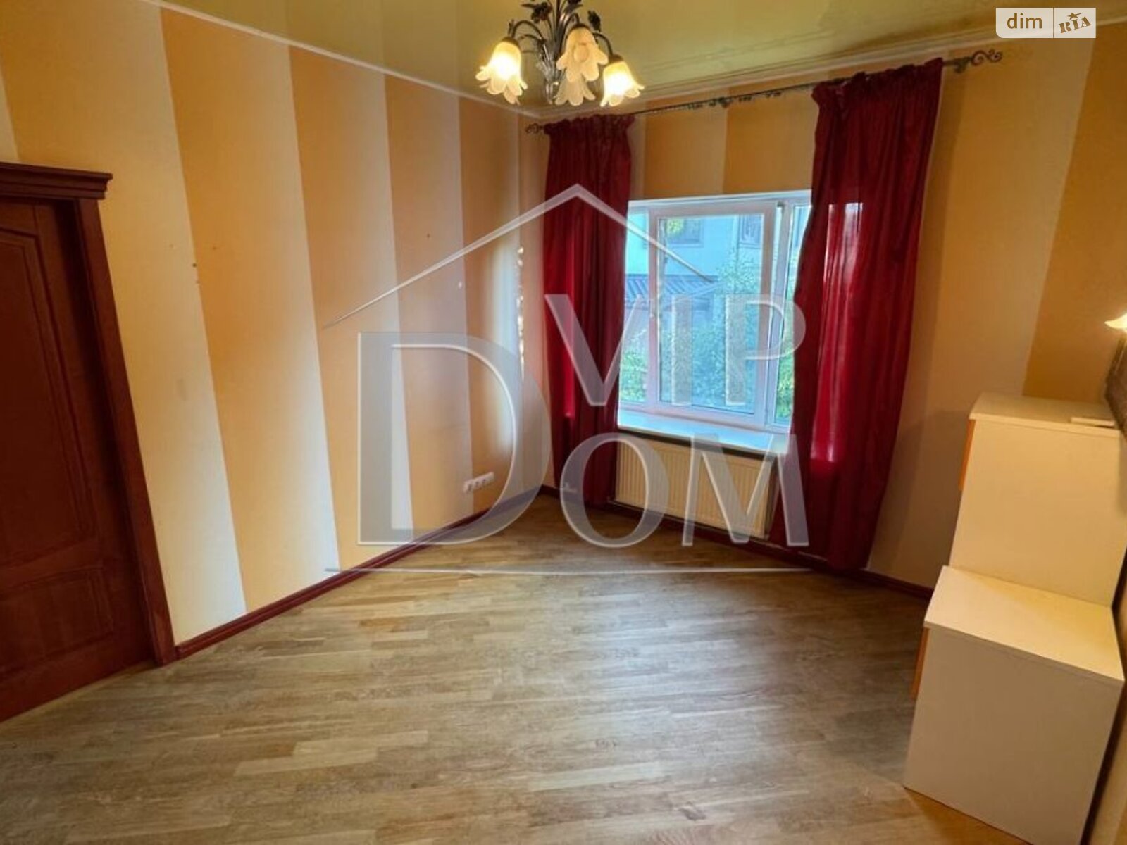 триповерховий будинок з мансардою, 248 кв. м, ракушняк. Продаж в Одесі, район Середній Фонтан фото 1 триповерховий будинок з мансардою, 248 кв. м, ракушняк. Продаж в Одесі, район Середній Фонтан фото 1