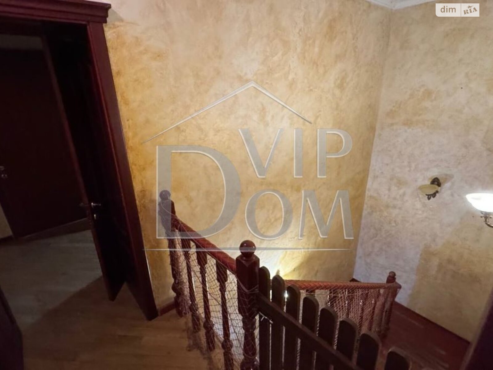 триповерховий будинок з мансардою, 248 кв. м, ракушняк. Продаж в Одесі, район Середній Фонтан фото 1 триповерховий будинок з мансардою, 248 кв. м, ракушняк. Продаж в Одесі, район Середній Фонтан фото 1