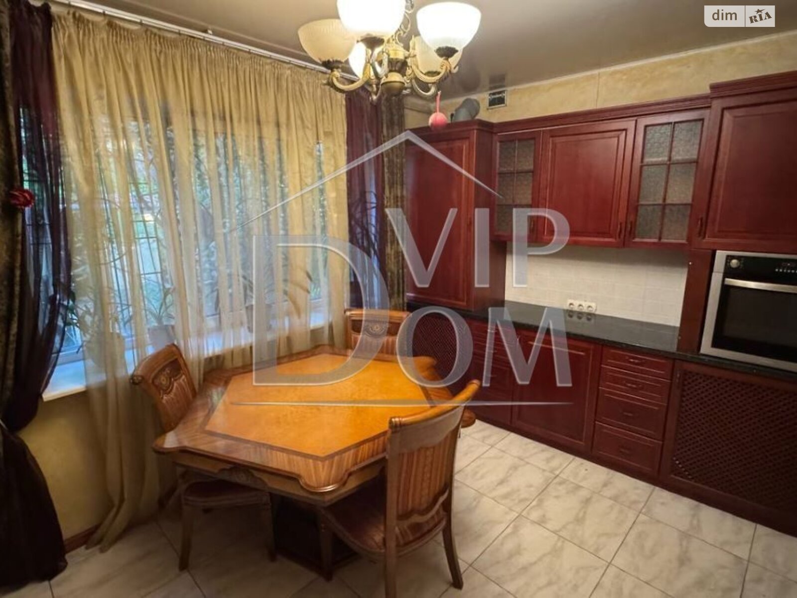 триповерховий будинок з мансардою, 248 кв. м, ракушняк. Продаж в Одесі, район Середній Фонтан фото 1 триповерховий будинок з мансардою, 248 кв. м, ракушняк. Продаж в Одесі, район Середній Фонтан фото 1