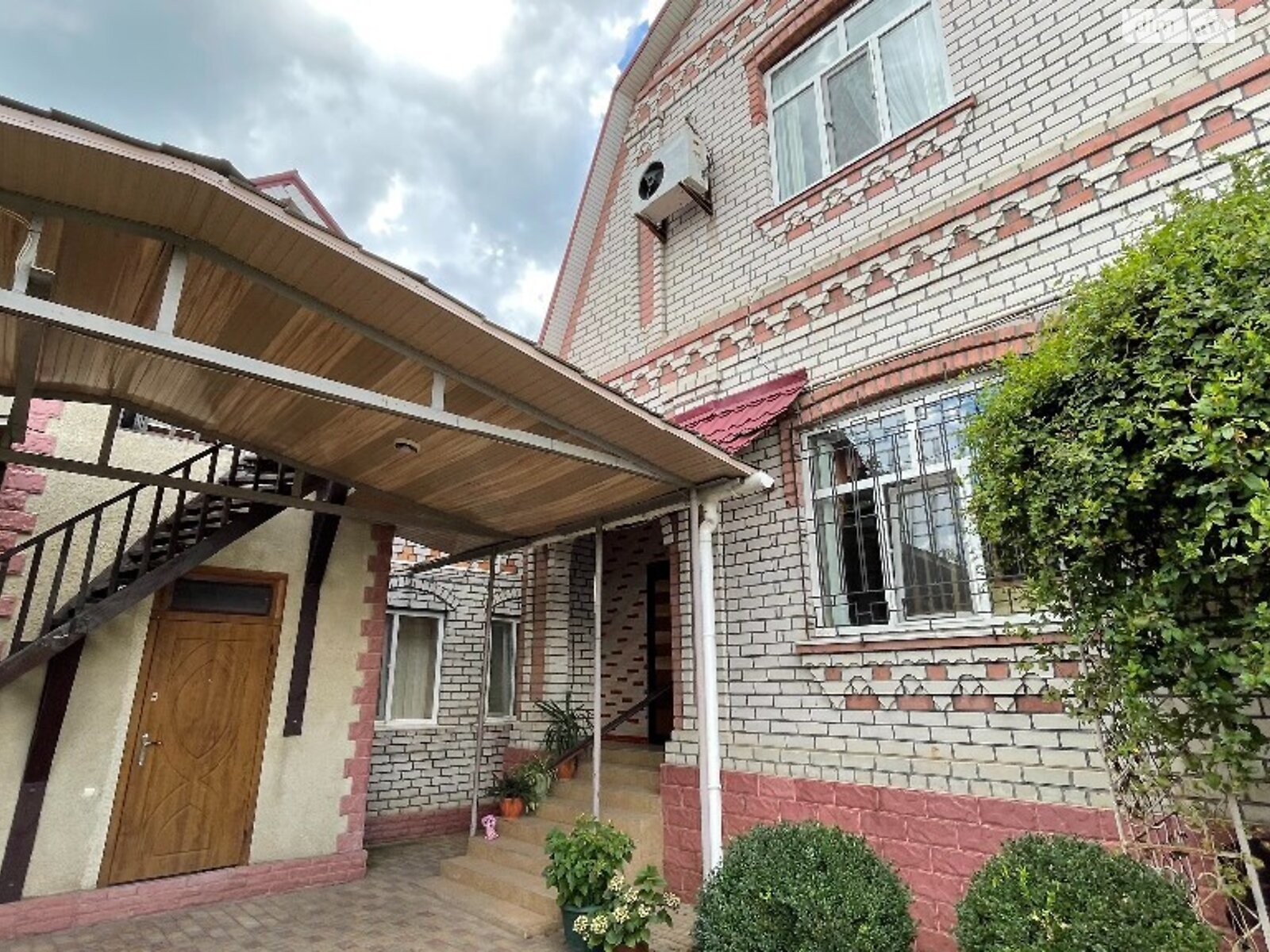 двухэтажный дом с верандой, 322.5 кв. м, кирпич. Продажа в Одессе район Пересыпский фото 1 двухэтажный дом с верандой, 322.5 кв. м, кирпич. Продажа в Одессе район Пересыпский фото 1