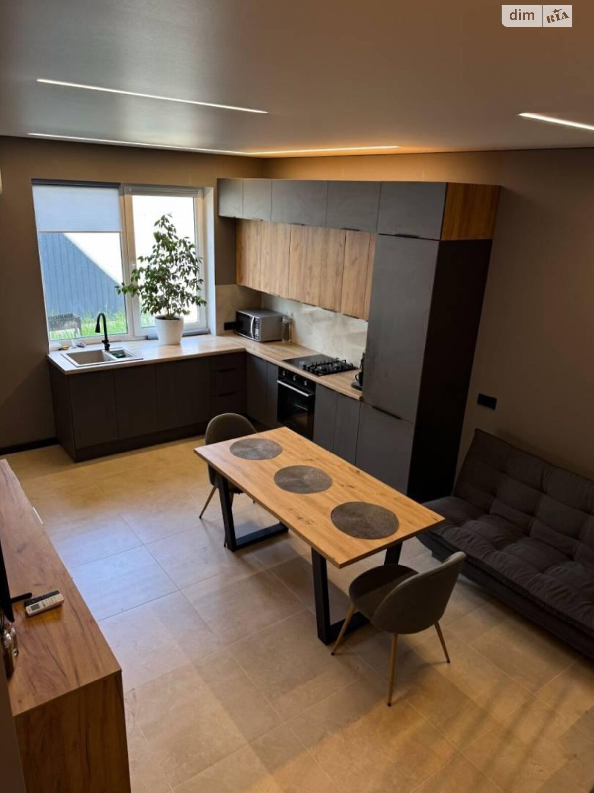 трехэтажный дом, 93 кв. м, кирпич. Продажа в Одессе район Таирова фото 1