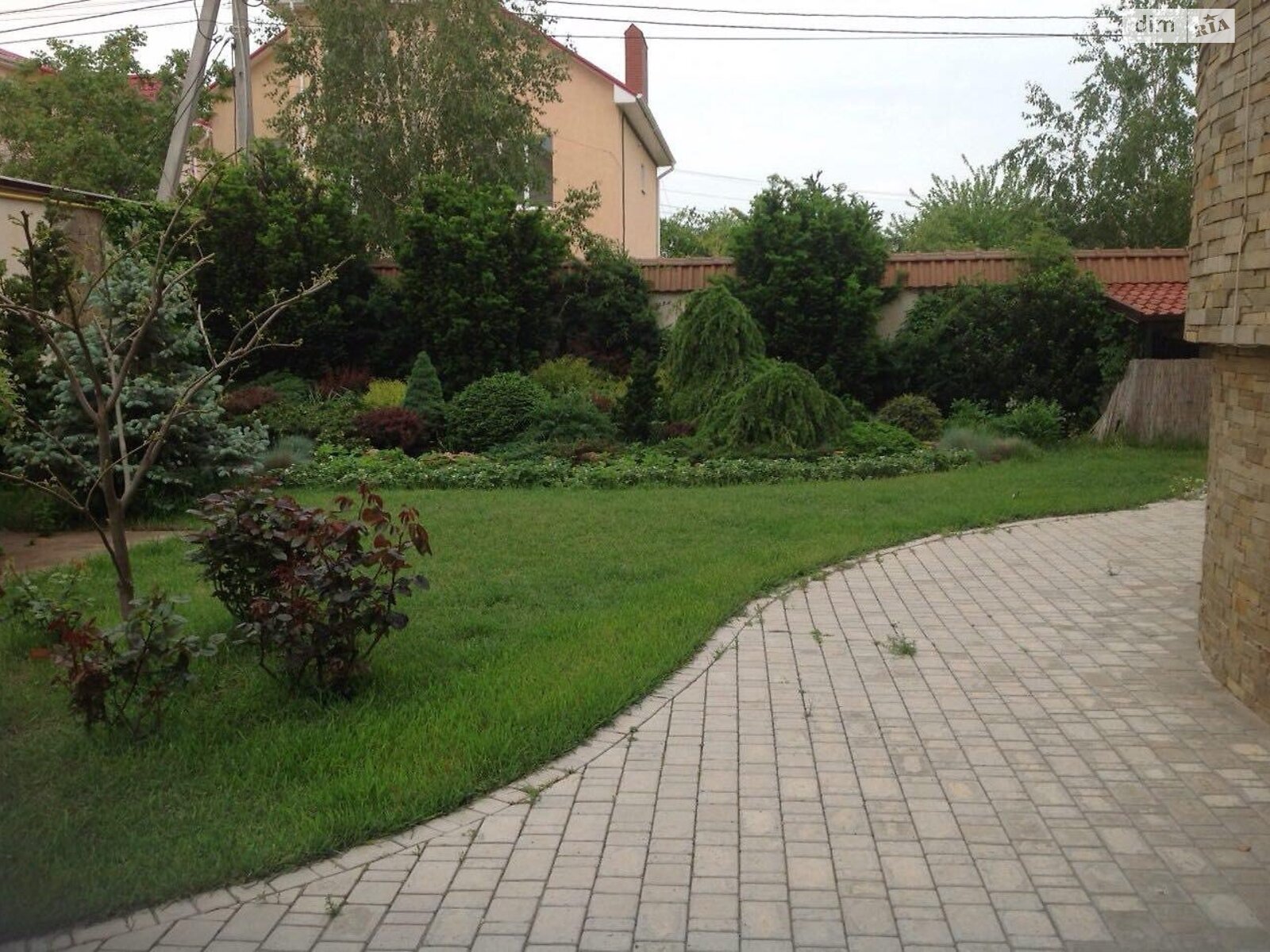 двухэтажный дом с гаражом, 706.5 кв. м, ракушечник (ракушняк). Продажа в Одессе район Таирова фото 1 двухэтажный дом с гаражом, 706.5 кв. м, ракушечник (ракушняк). Продажа в Одессе район Таирова фото 1