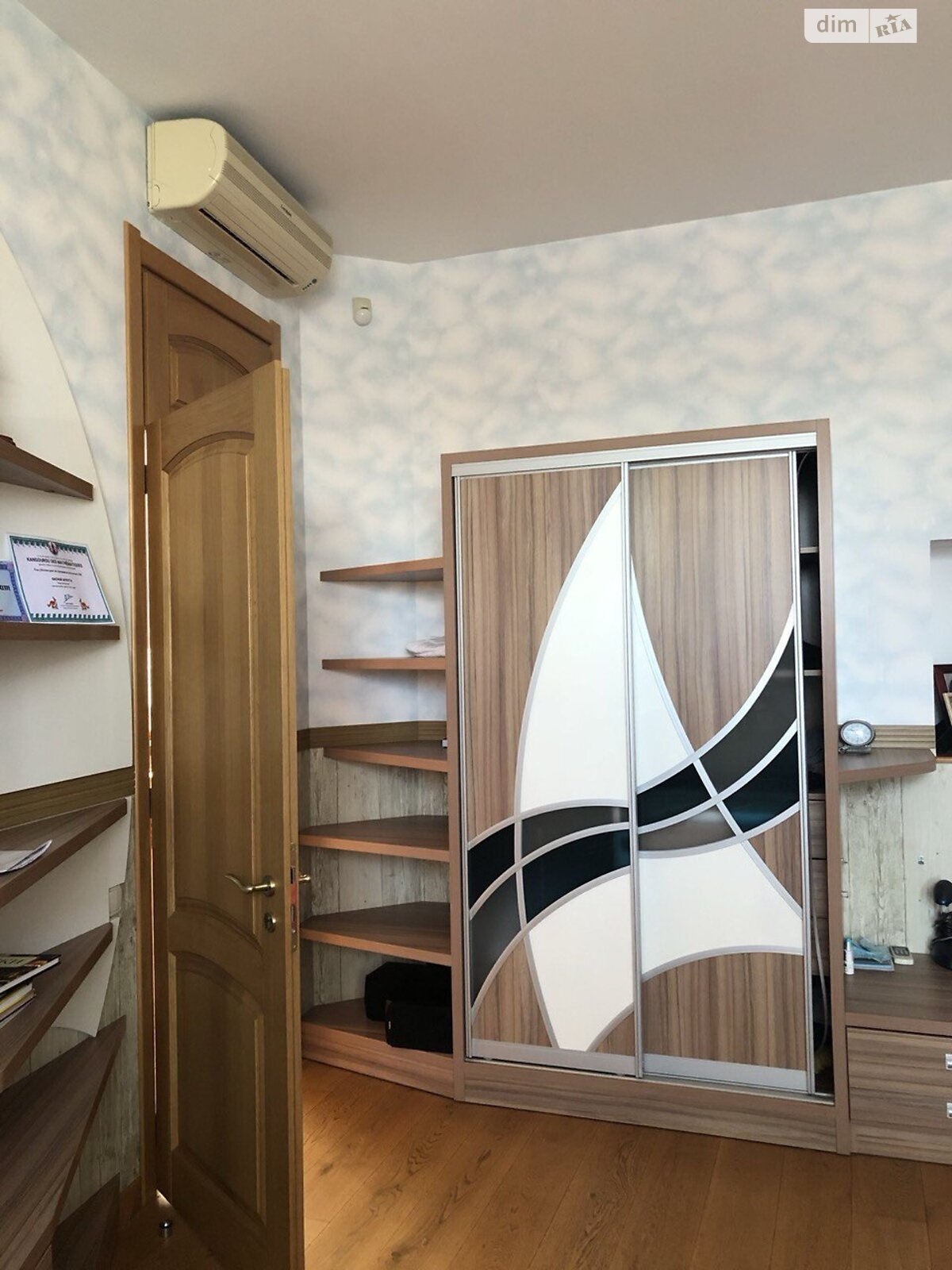 двухэтажный дом с гаражом, 706.5 кв. м, ракушечник (ракушняк). Продажа в Одессе район Таирова фото 1 двухэтажный дом с гаражом, 706.5 кв. м, ракушечник (ракушняк). Продажа в Одессе район Таирова фото 1