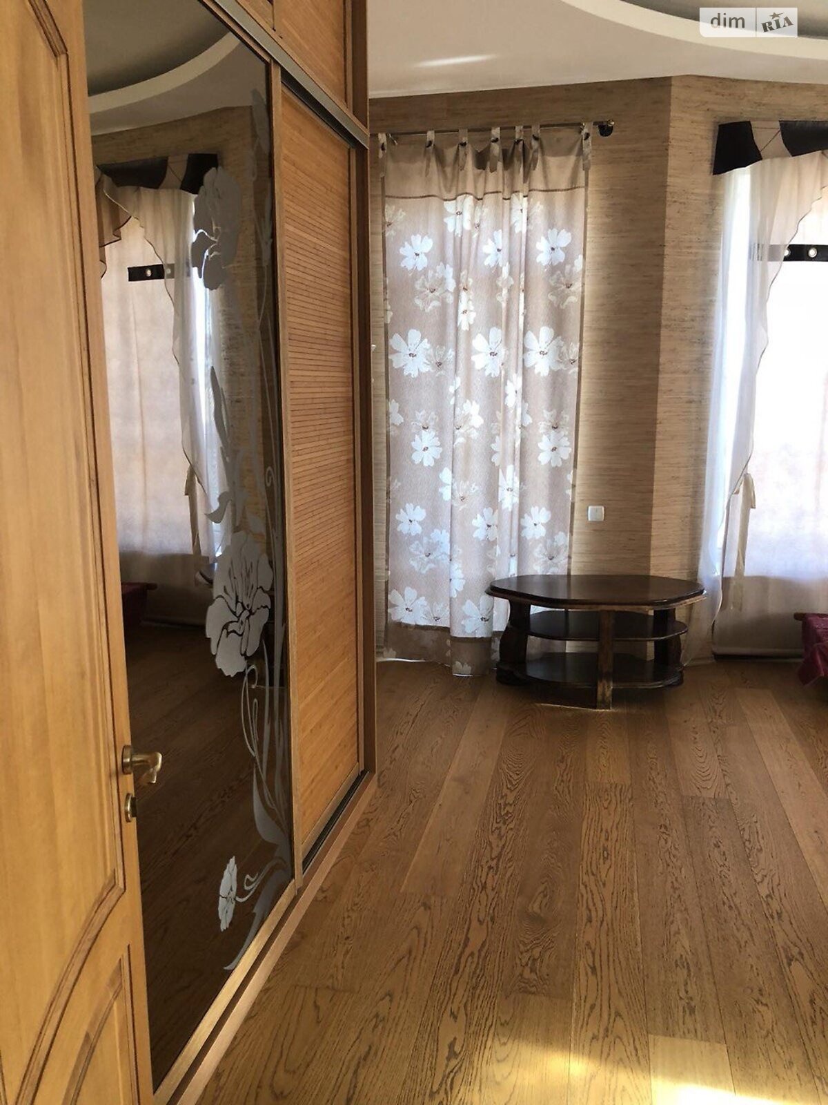 двухэтажный дом с гаражом, 706.5 кв. м, ракушечник (ракушняк). Продажа в Одессе район Таирова фото 1 двухэтажный дом с гаражом, 706.5 кв. м, ракушечник (ракушняк). Продажа в Одессе район Таирова фото 1