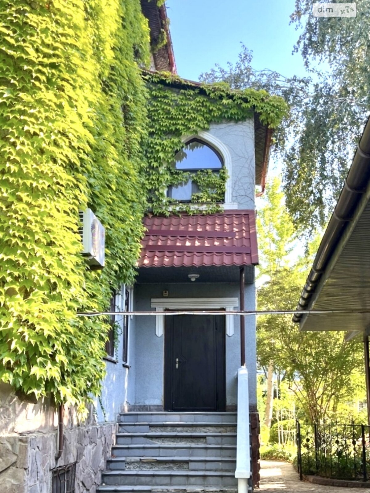 трехэтажный дом с гаражом, 685 кв. м, кирпич. Продажа в Одессе район Царское Село фото 1
