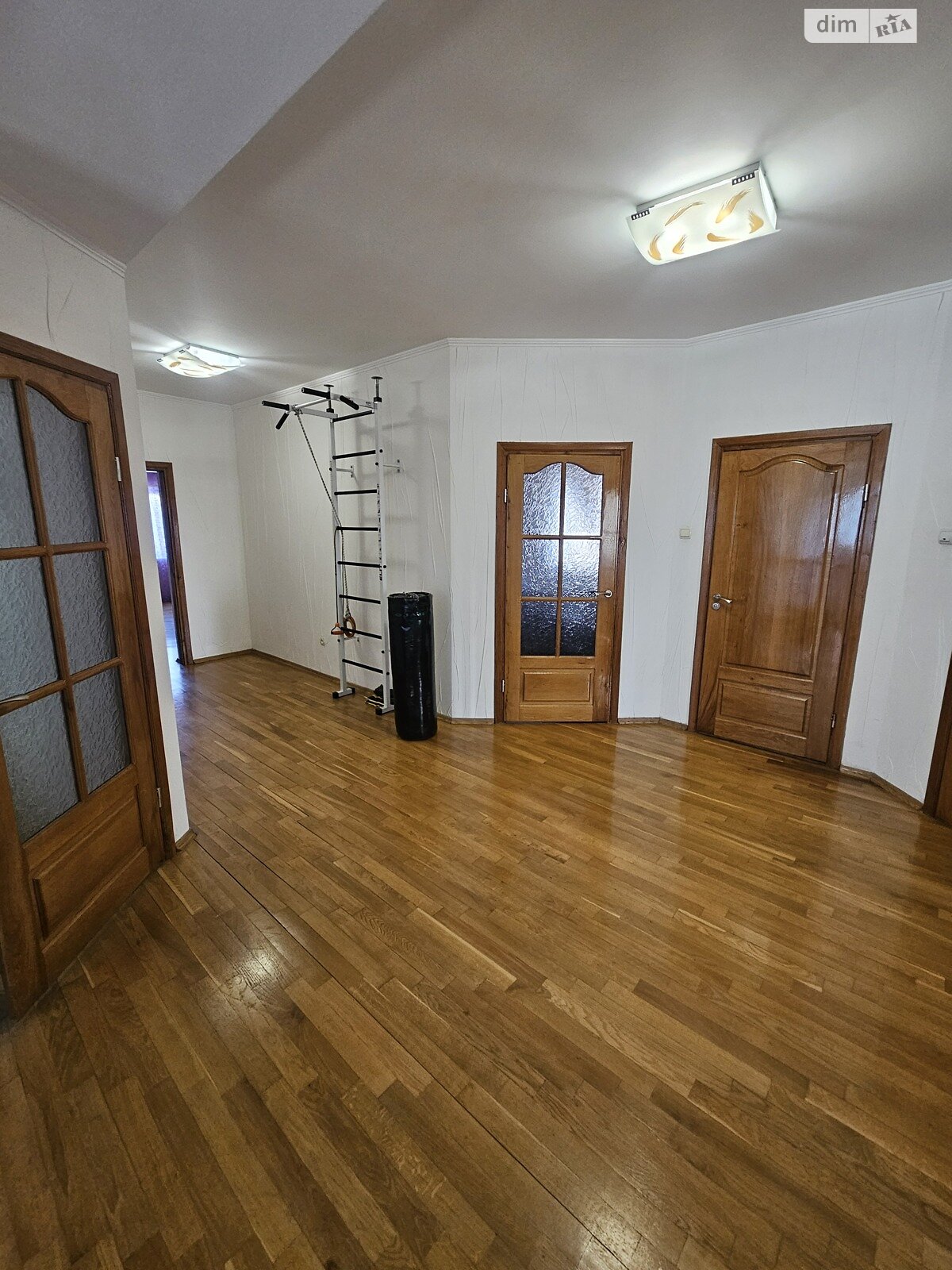 двухэтажный дом с гаражом, 500 кв. м, кирпич. Продажа в Одессе район Царское Село фото 1 двухэтажный дом с гаражом, 500 кв. м, кирпич. Продажа в Одессе район Царское Село фото 1