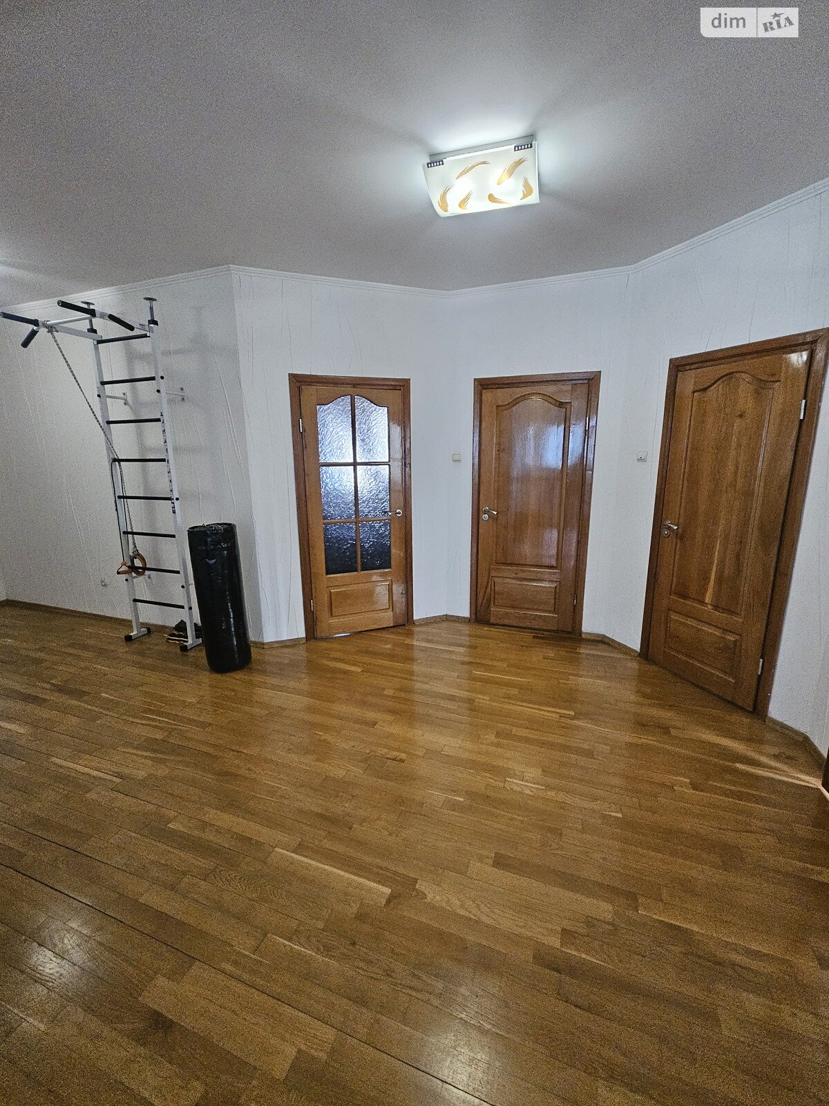 двухэтажный дом с гаражом, 500 кв. м, кирпич. Продажа в Одессе район Царское Село фото 1 двухэтажный дом с гаражом, 500 кв. м, кирпич. Продажа в Одессе район Царское Село фото 1