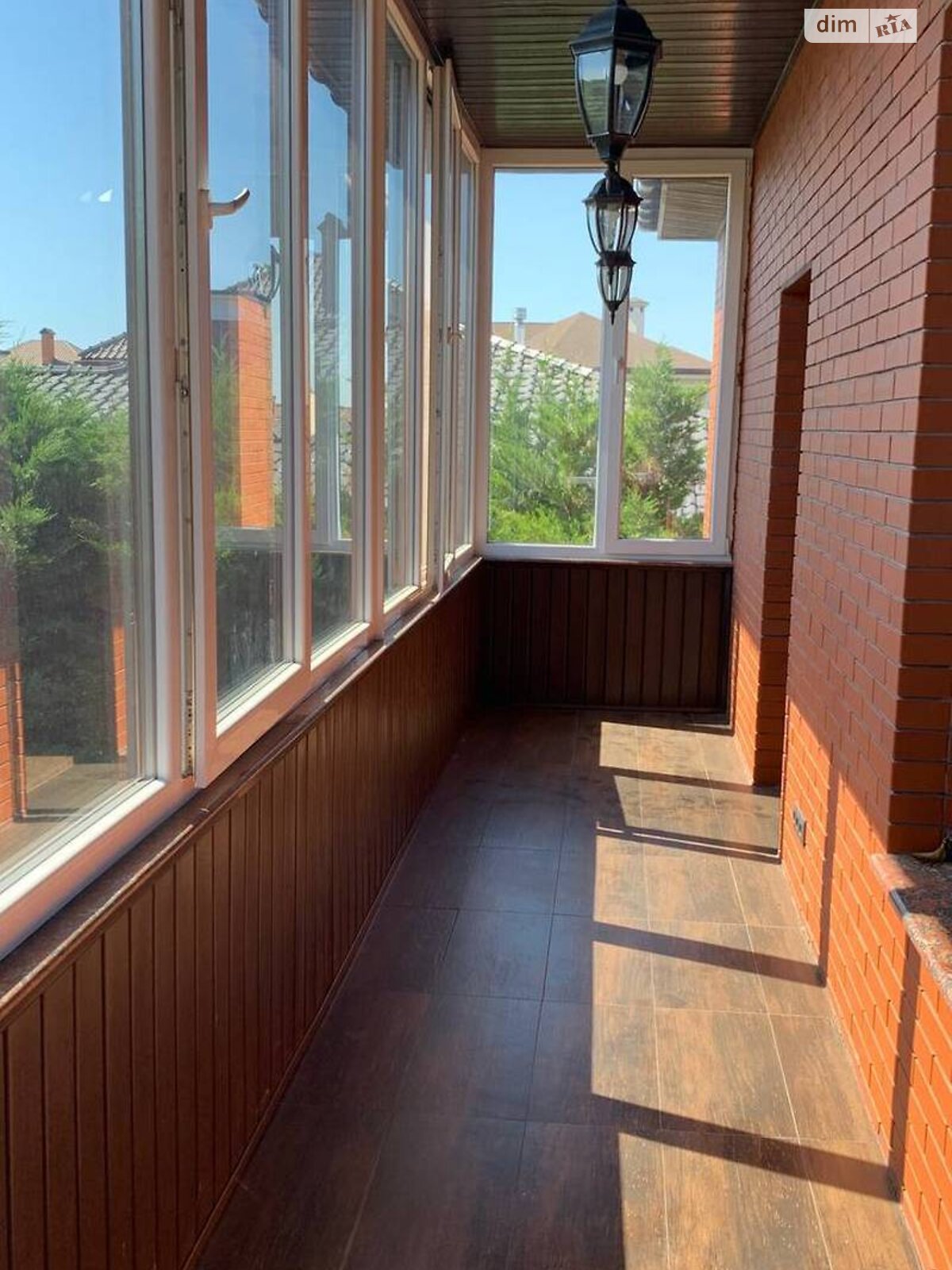 триповерховий будинок з мансардою, 376 кв. м, цегла. Продаж в Одесі фото 1 триповерховий будинок з мансардою, 376 кв. м, цегла. Продаж в Одесі фото 1