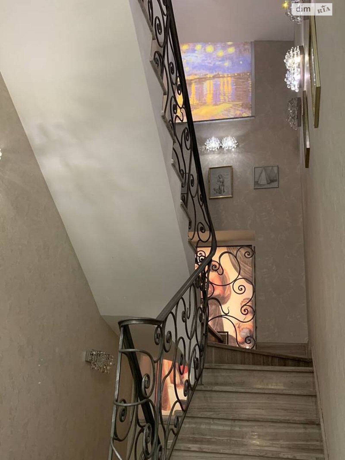 триповерховий будинок з мансардою, 376 кв. м, цегла. Продаж в Одесі фото 1 триповерховий будинок з мансардою, 376 кв. м, цегла. Продаж в Одесі фото 1