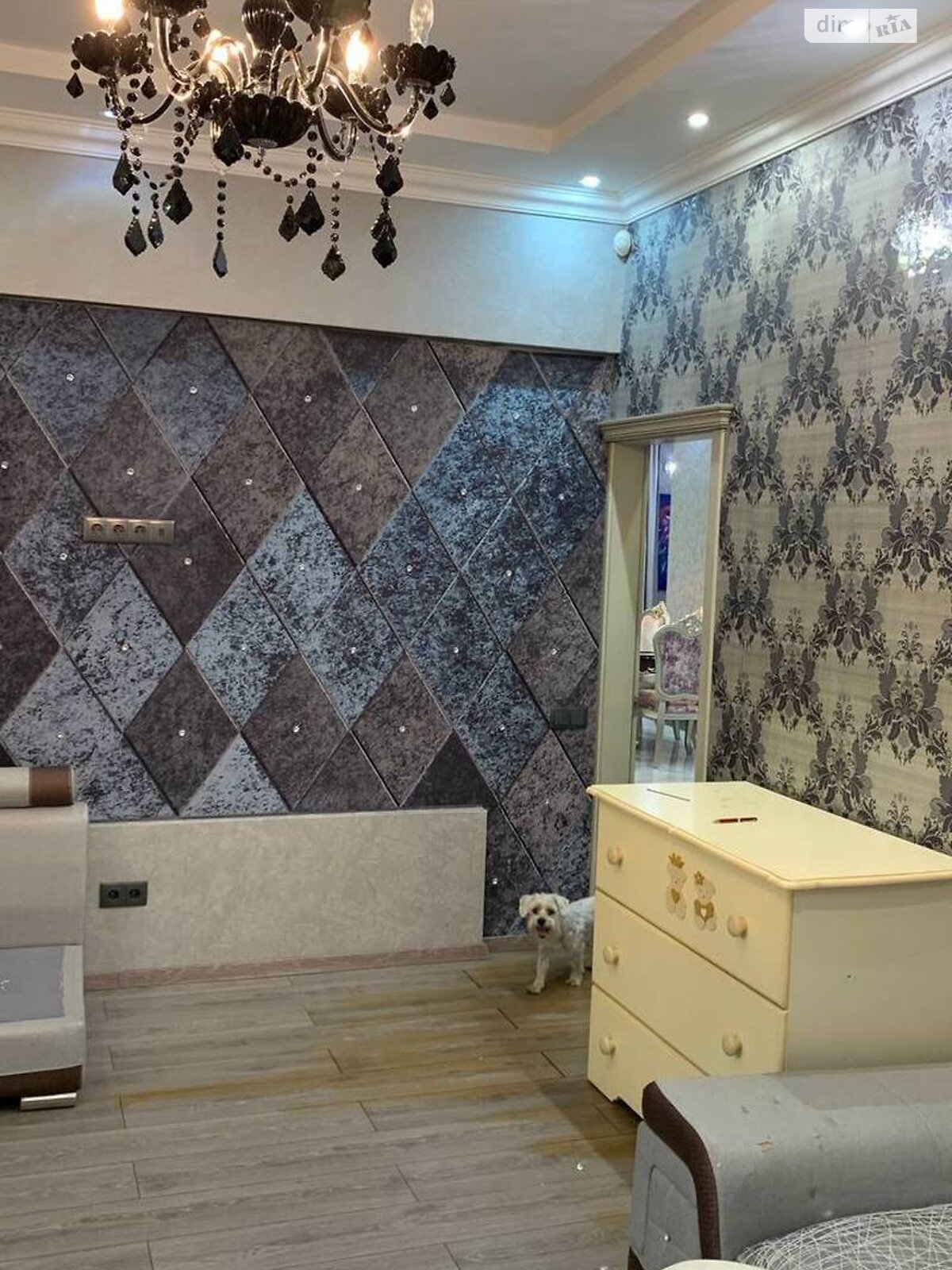 триповерховий будинок з мансардою, 376 кв. м, цегла. Продаж в Одесі фото 1 триповерховий будинок з мансардою, 376 кв. м, цегла. Продаж в Одесі фото 1