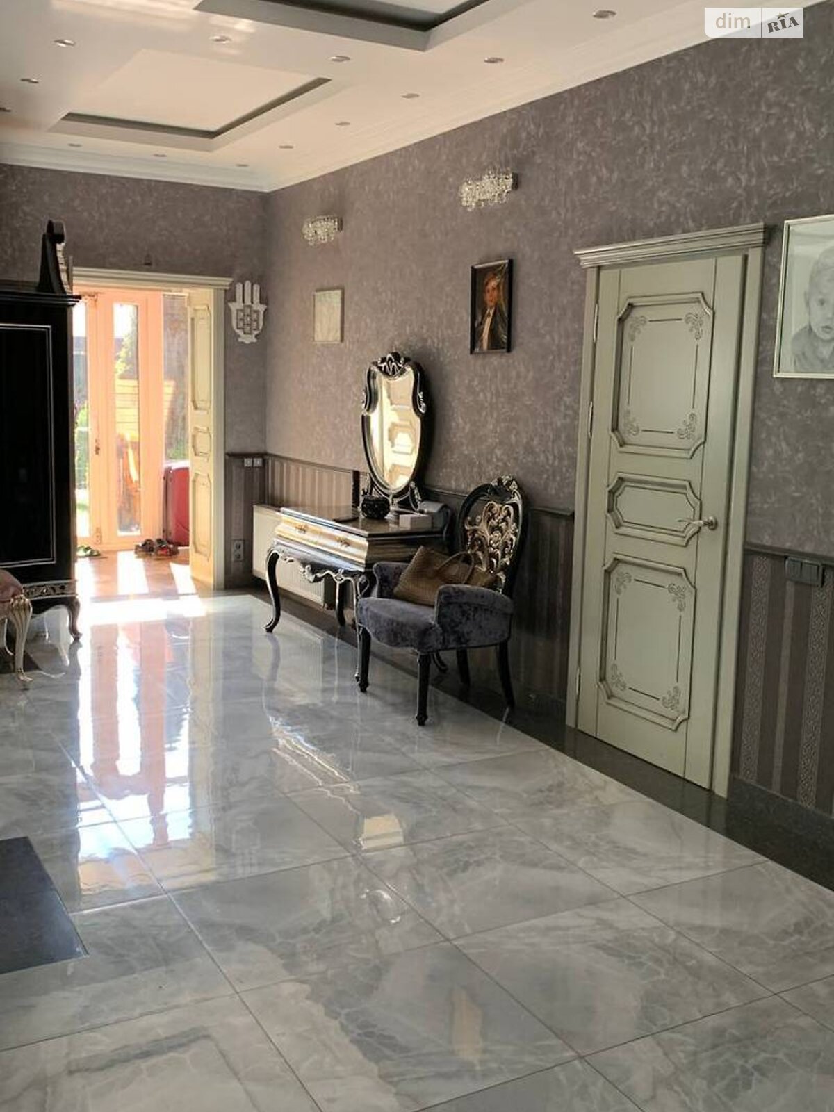 триповерховий будинок з мансардою, 376 кв. м, цегла. Продаж в Одесі фото 1 триповерховий будинок з мансардою, 376 кв. м, цегла. Продаж в Одесі фото 1