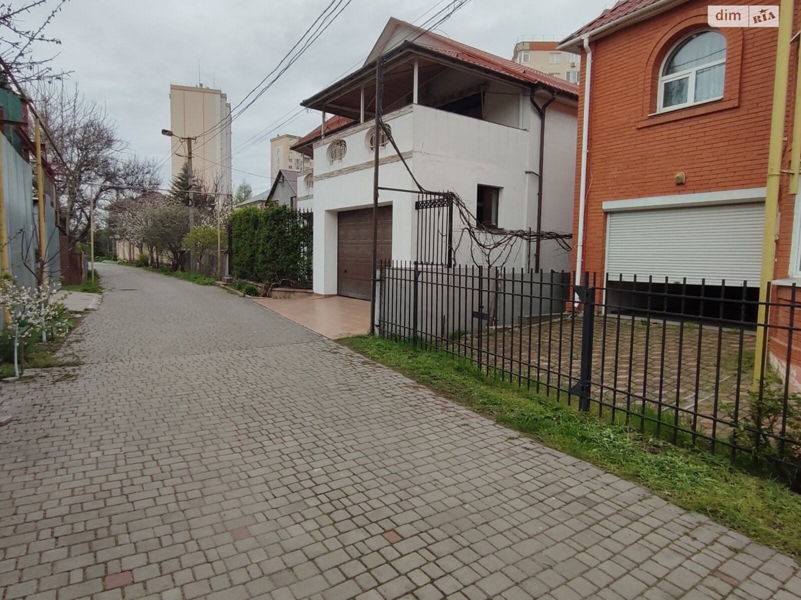 двоповерховий будинок з гаражем, 320 кв. м, кирпич. Продаж в Одесі, район Воронцівка фото 1 двоповерховий будинок з гаражем, 320 кв. м, кирпич. Продаж в Одесі, район Воронцівка фото 1