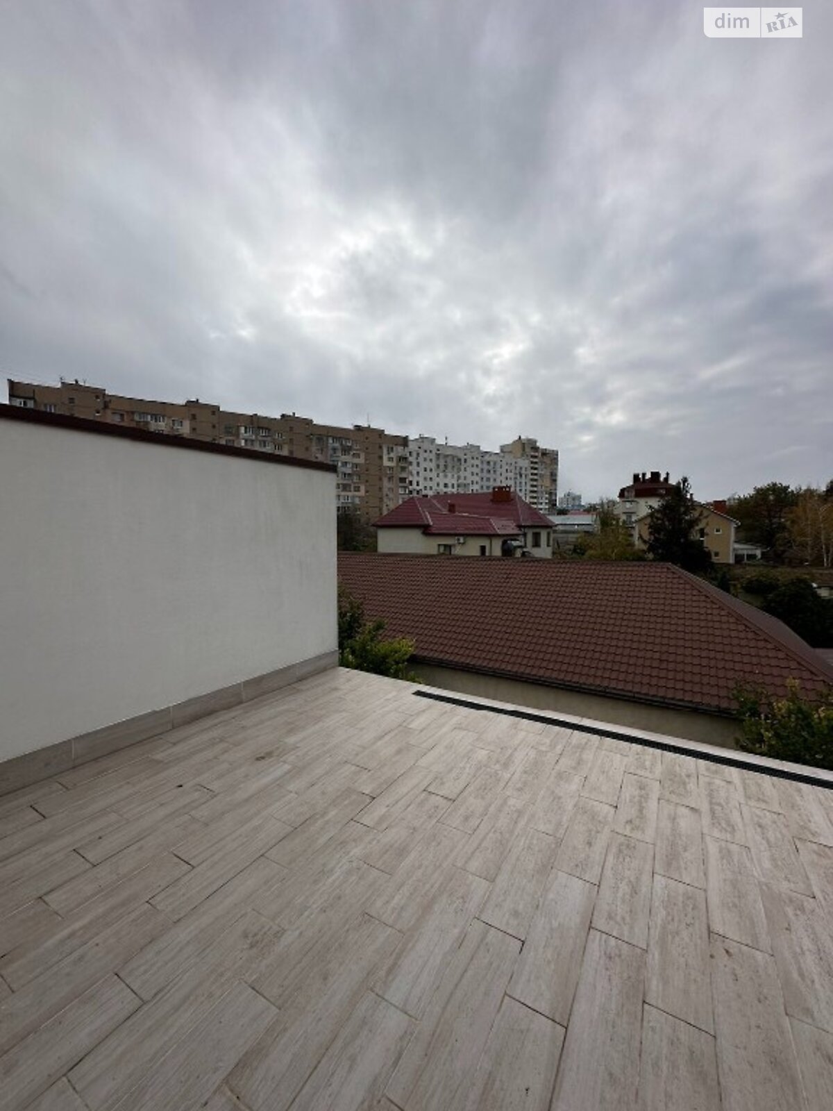 трехэтажный дом с балконом, 141 кв. м, газобетон. Продажа в Одессе район Вузовский фото 1