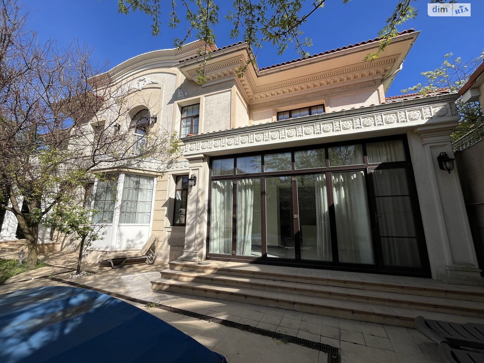 двухэтажный дом с гаражом, 220 кв. м, кирпич. Продажа в Одессе район Вузовский фото 1 двухэтажный дом с гаражом, 220 кв. м, кирпич. Продажа в Одессе район Вузовский фото 1