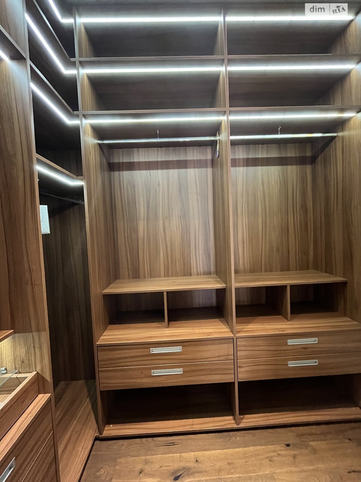двухэтажный дом с гаражом, 220 кв. м, кирпич. Продажа в Одессе район Вузовский фото 1 двухэтажный дом с гаражом, 220 кв. м, кирпич. Продажа в Одессе район Вузовский фото 1
