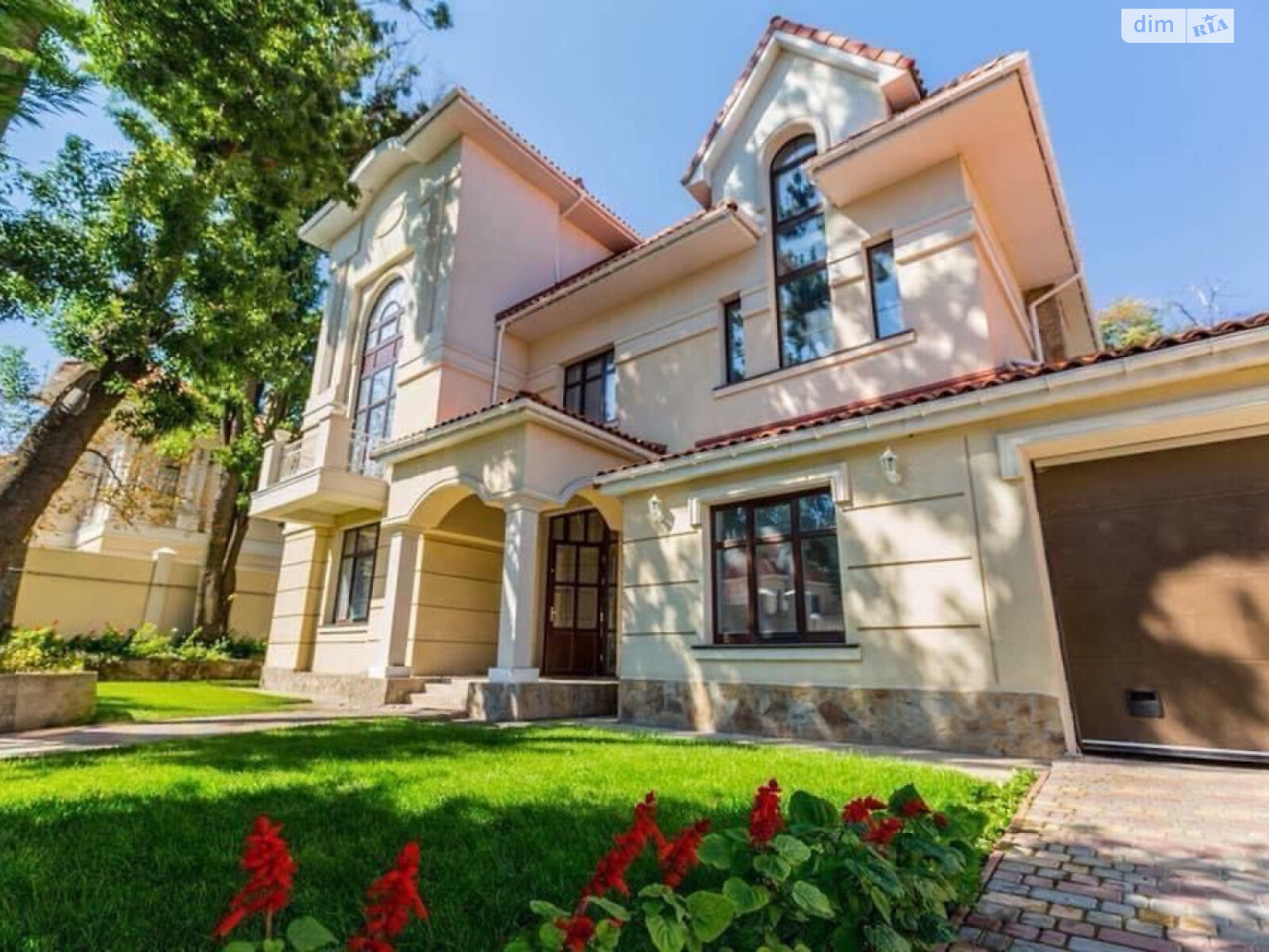 триповерховий будинок, 444 кв. м, цегла. Продаж в Одесі, район Вузівський фото 1 триповерховий будинок, 444 кв. м, цегла. Продаж в Одесі, район Вузівський фото 1