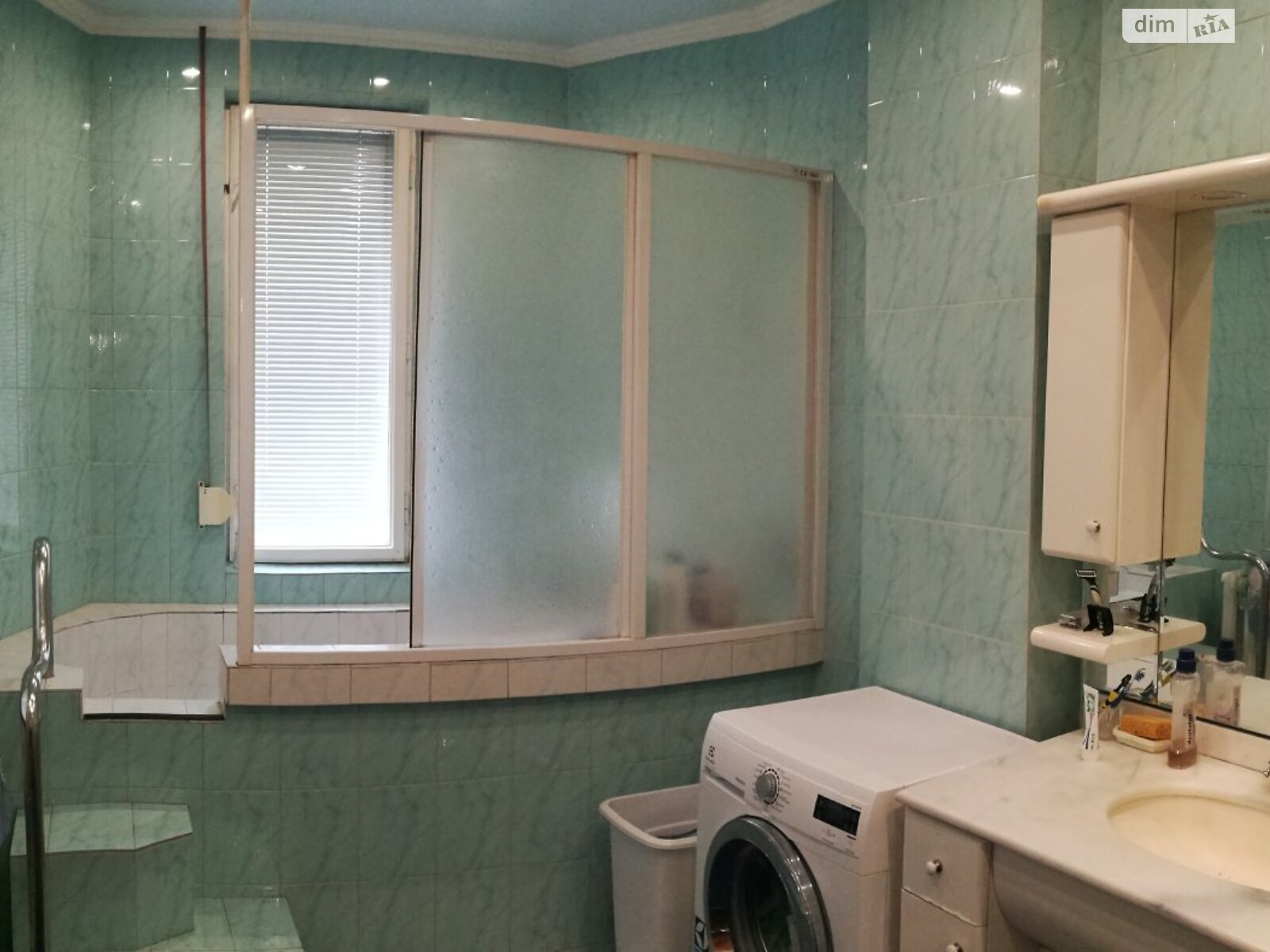 трехэтажный дом с гаражом, 396.6 кв. м, ракушечник (ракушняк). Продажа в Одессе район Золотая Горка фото 1