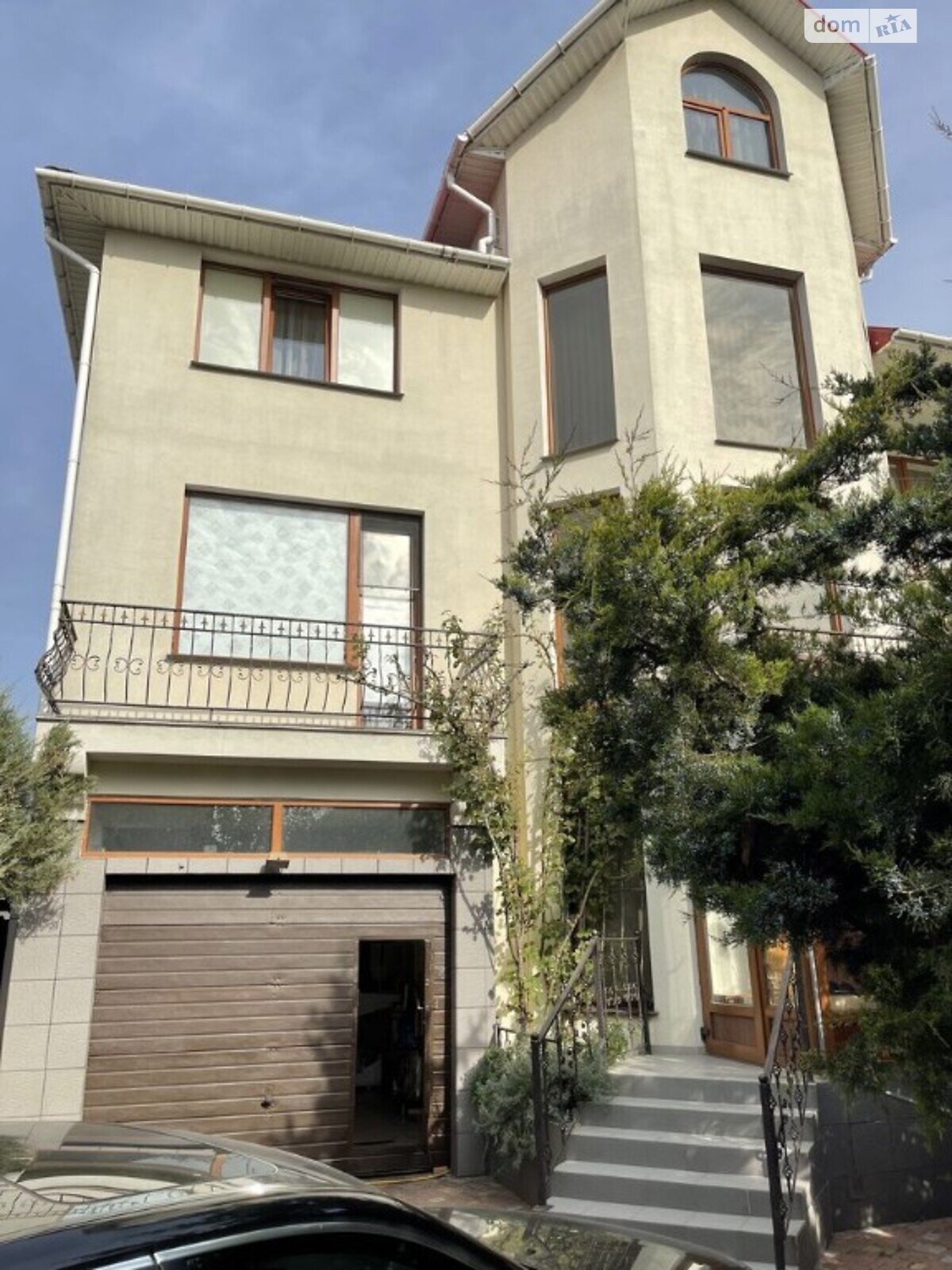 трехэтажный дом веранда, 277 кв. м, ракушечник (ракушняк). Продажа в Одессе район Золотая Горка фото 1