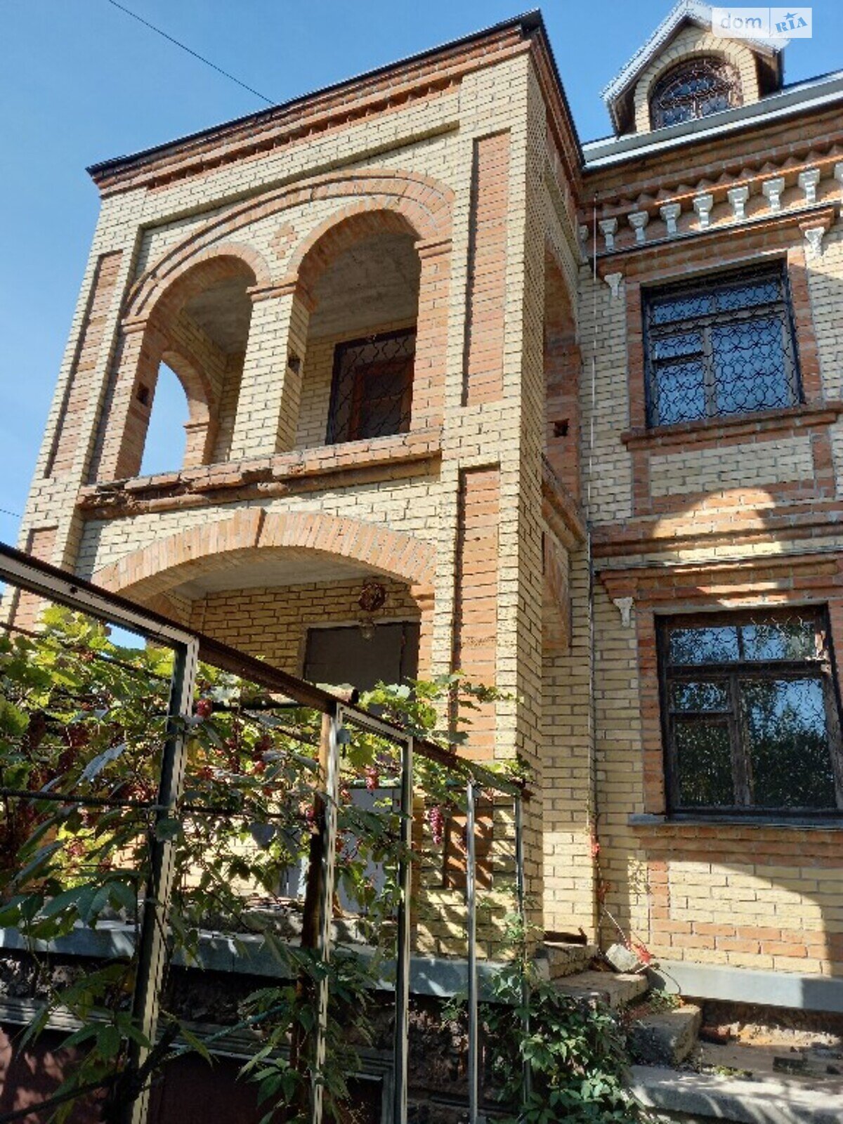 двухэтажный дом с мансардой, 404 кв. м, кирпич. Продажа в Одессе район Золотая Горка фото 1