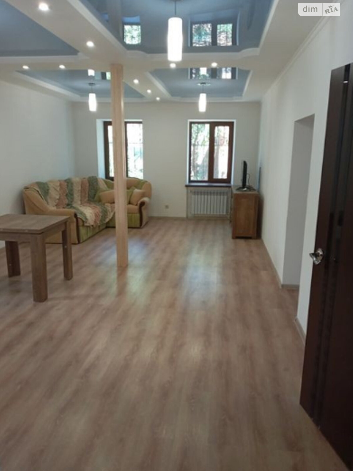 триповерховий будинок, 270 кв. м, пеноблок. Продаж у Одесі фото 1 триповерховий будинок, 270 кв. м, пеноблок. Продаж у Одесі фото 1