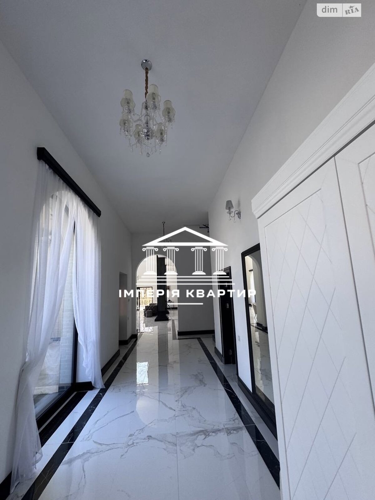 двоповерховий будинок з верандою, 360 кв. м, цегла. Продаж у Олешках фото 1 двоповерховий будинок з верандою, 360 кв. м, цегла. Продаж у Олешках фото 1