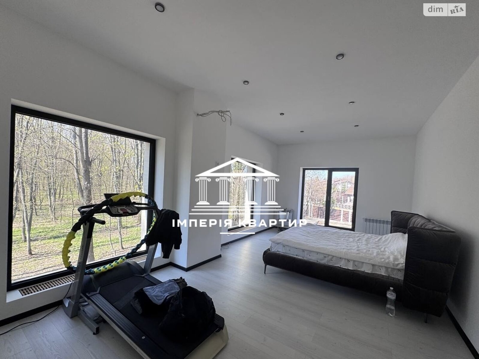 двоповерховий будинок з верандою, 360 кв. м, цегла. Продаж у Олешках фото 1 двоповерховий будинок з верандою, 360 кв. м, цегла. Продаж у Олешках фото 1
