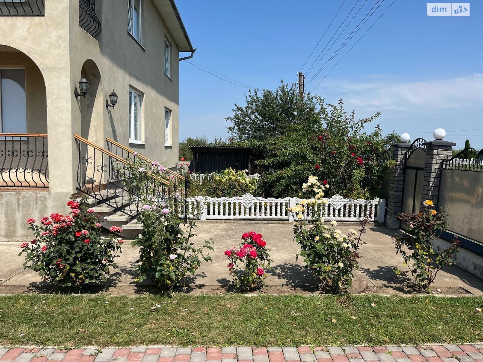 трехэтажный дом с гаражом, 300 кв. м, кирпич. Продажа в Ольховцах фото 1 трехэтажный дом с гаражом, 300 кв. м, кирпич. Продажа в Ольховцах фото 1