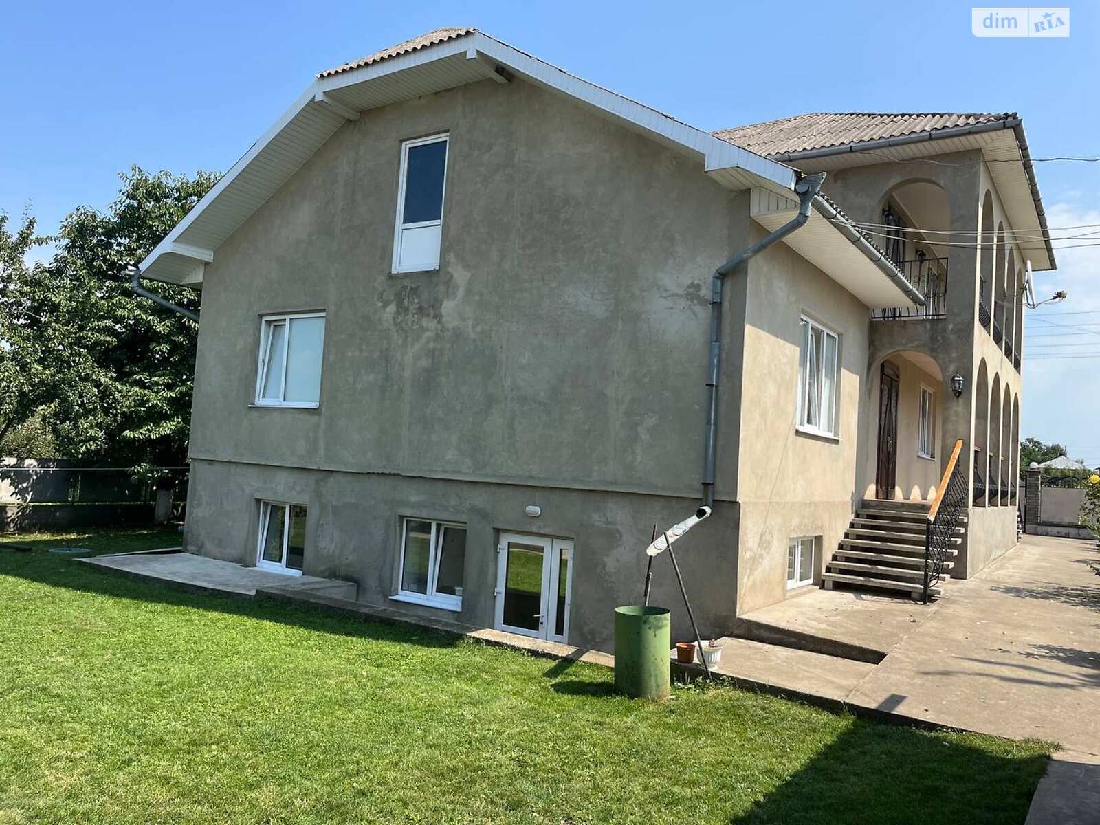 трехэтажный дом с гаражом, 300 кв. м, кирпич. Продажа в Ольховцах фото 1 трехэтажный дом с гаражом, 300 кв. м, кирпич. Продажа в Ольховцах фото 1