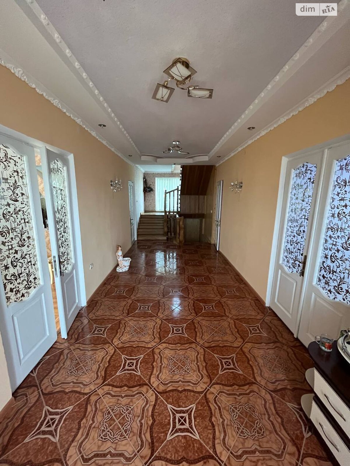 трехэтажный дом с гаражом, 300 кв. м, кирпич. Продажа в Ольховцах фото 1 трехэтажный дом с гаражом, 300 кв. м, кирпич. Продажа в Ольховцах фото 1