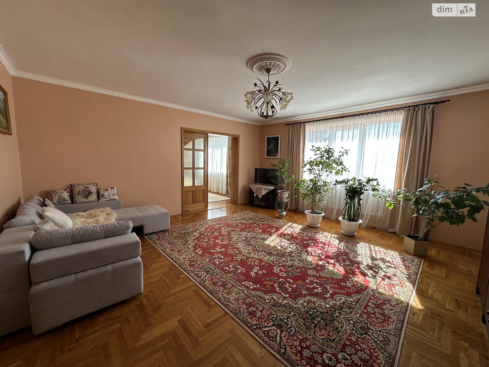 двоповерховий будинок з верандою, 565.6 кв. м, цегла. Продаж у Оноківцях фото 1 двоповерховий будинок з верандою, 565.6 кв. м, цегла. Продаж у Оноківцях фото 1