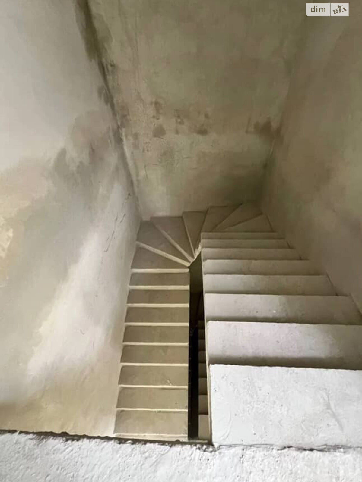 триповерховий будинок з балконом, 233 кв. м, цегла. Продаж у Оноківцях фото 1 триповерховий будинок з балконом, 233 кв. м, цегла. Продаж у Оноківцях фото 1