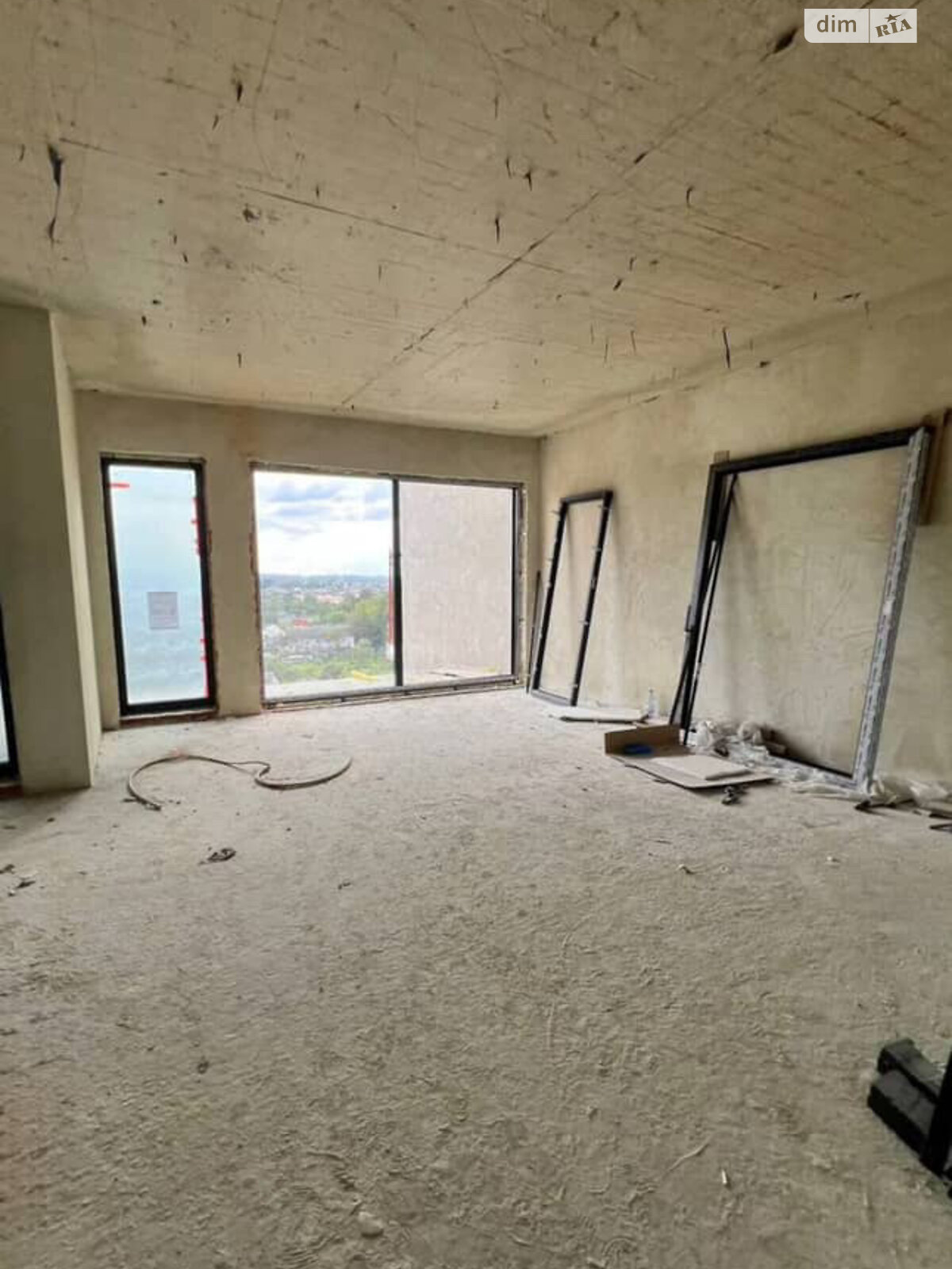 триповерховий будинок з балконом, 233 кв. м, цегла. Продаж у Оноківцях фото 1 триповерховий будинок з балконом, 233 кв. м, цегла. Продаж у Оноківцях фото 1