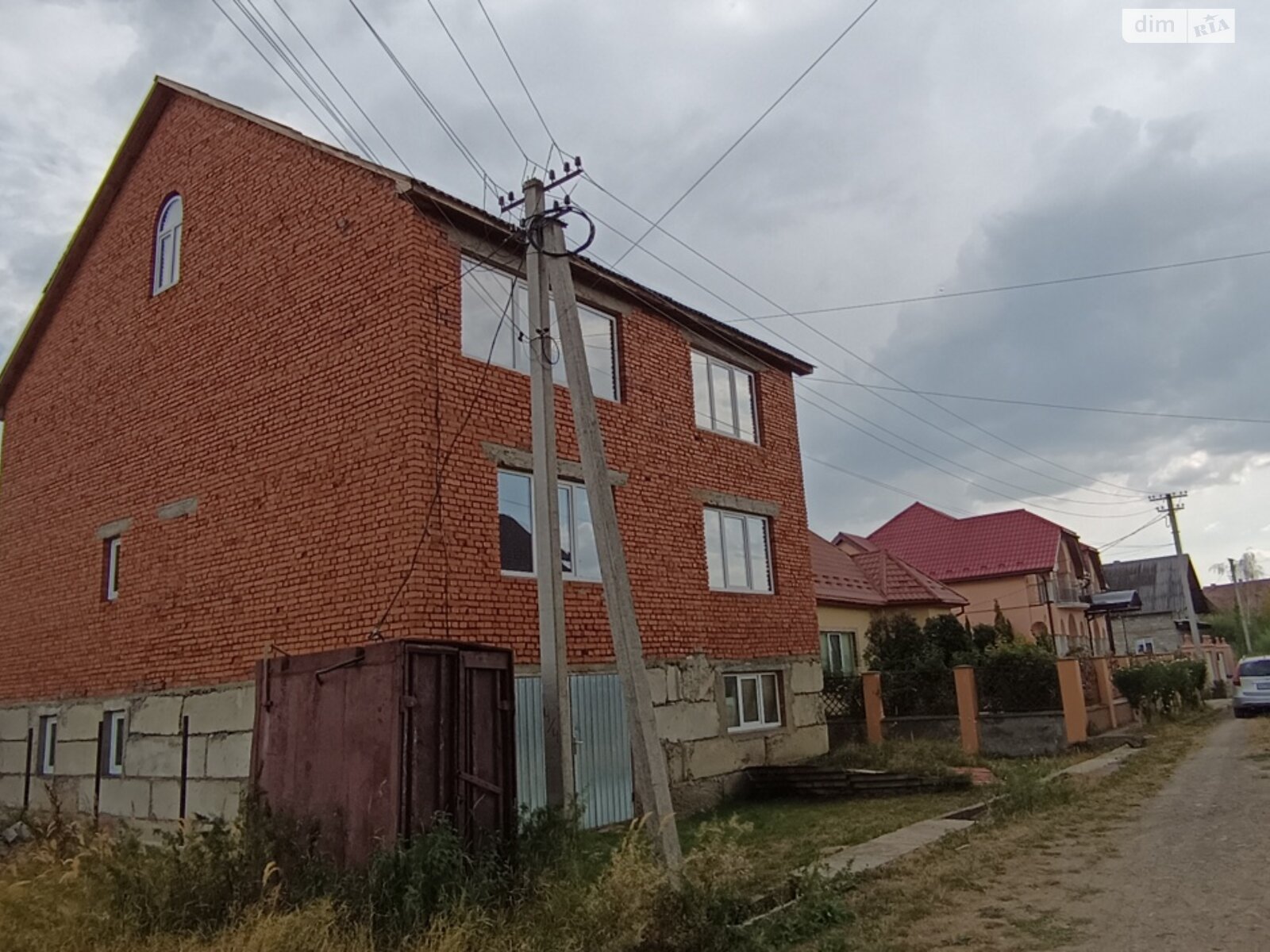 трехэтажный дом, 300 кв. м, кирпич. Продажа в Оноковцы фото 1 трехэтажный дом, 300 кв. м, кирпич. Продажа в Оноковцы фото 1