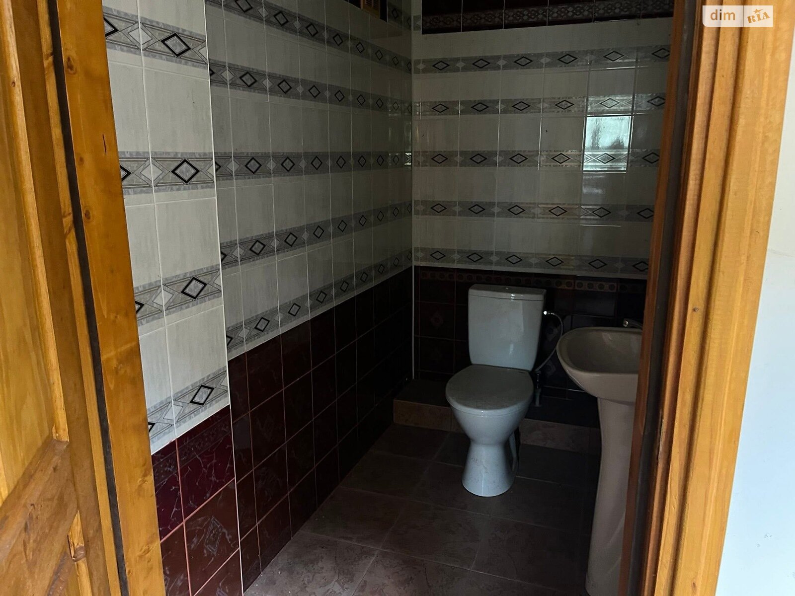 двоповерховий будинок, 333.6 кв. м, цегла. Продаж у Оноківцях фото 1 двоповерховий будинок, 333.6 кв. м, цегла. Продаж у Оноківцях фото 1