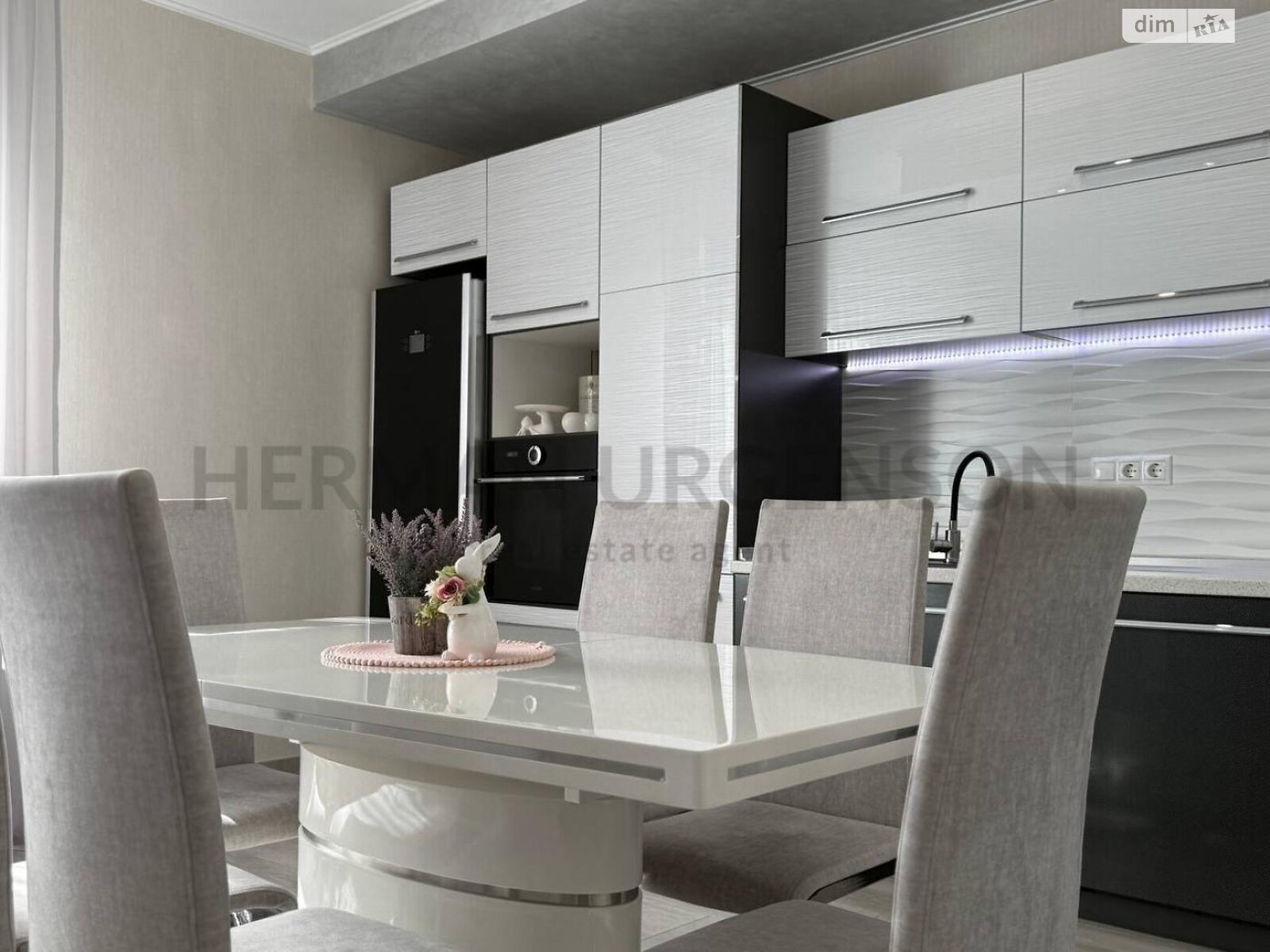 двухэтажный дом с балконом, 170 кв. м, кирпич. Продажа в Оноковцы фото 1 двухэтажный дом с балконом, 170 кв. м, кирпич. Продажа в Оноковцы фото 1