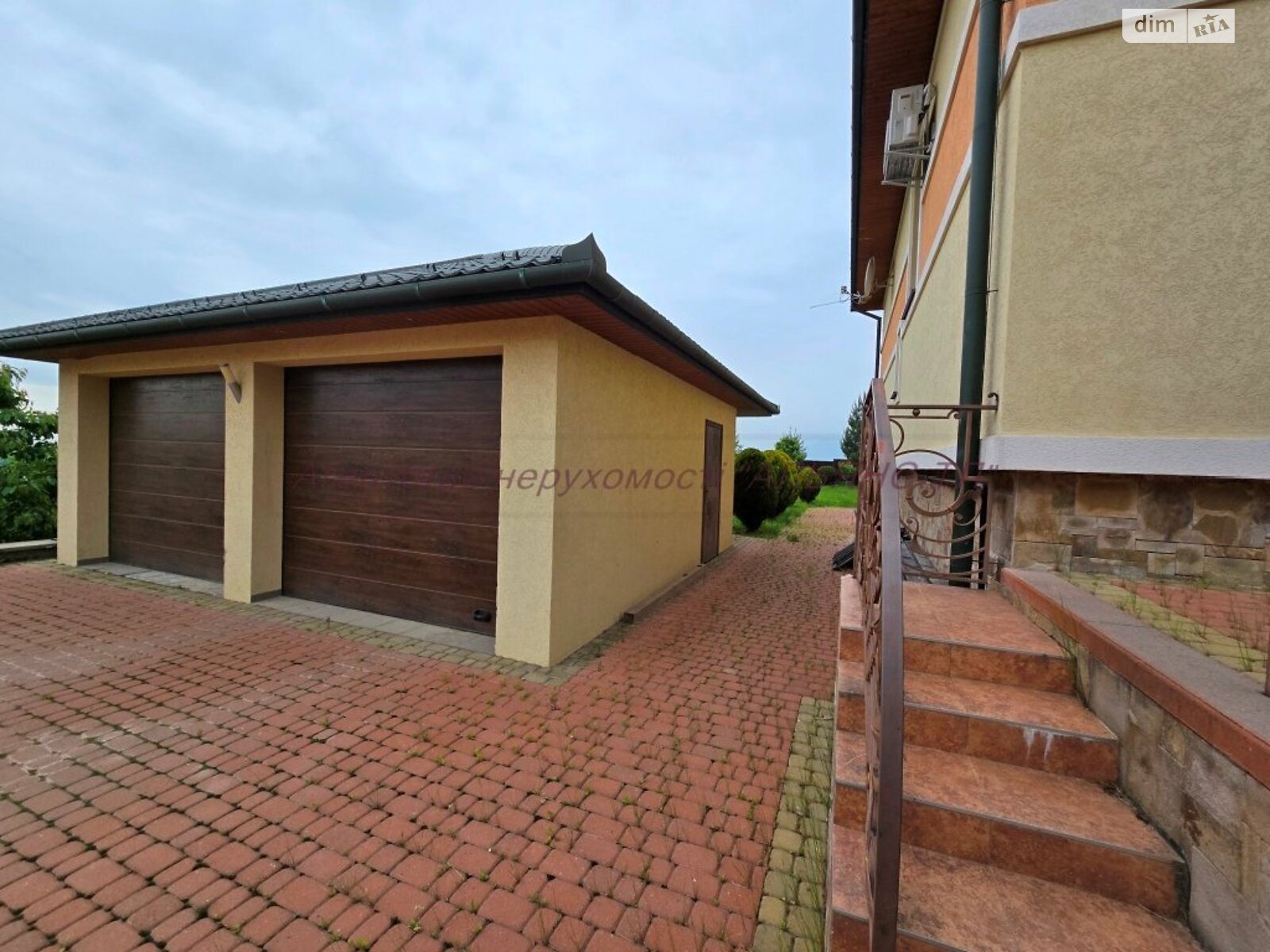 двухэтажный дом с ремонтом, 229 кв. м, кирпич. Продажа в Оноковцы фото 1 двухэтажный дом с ремонтом, 229 кв. м, кирпич. Продажа в Оноковцы фото 1