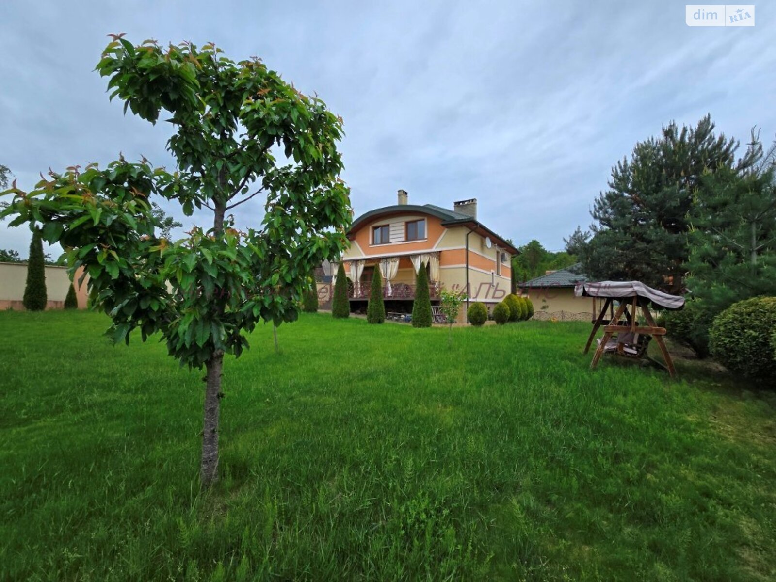 двухэтажный дом с ремонтом, 229 кв. м, кирпич. Продажа в Оноковцы фото 1 двухэтажный дом с ремонтом, 229 кв. м, кирпич. Продажа в Оноковцы фото 1