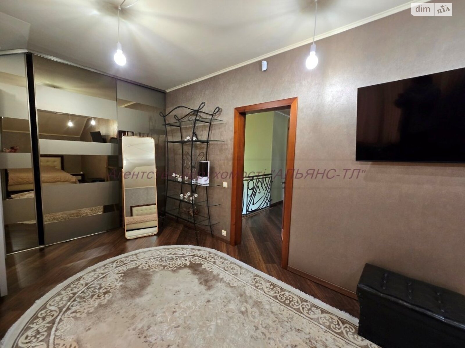 двухэтажный дом с ремонтом, 229 кв. м, кирпич. Продажа в Оноковцы фото 1 двухэтажный дом с ремонтом, 229 кв. м, кирпич. Продажа в Оноковцы фото 1