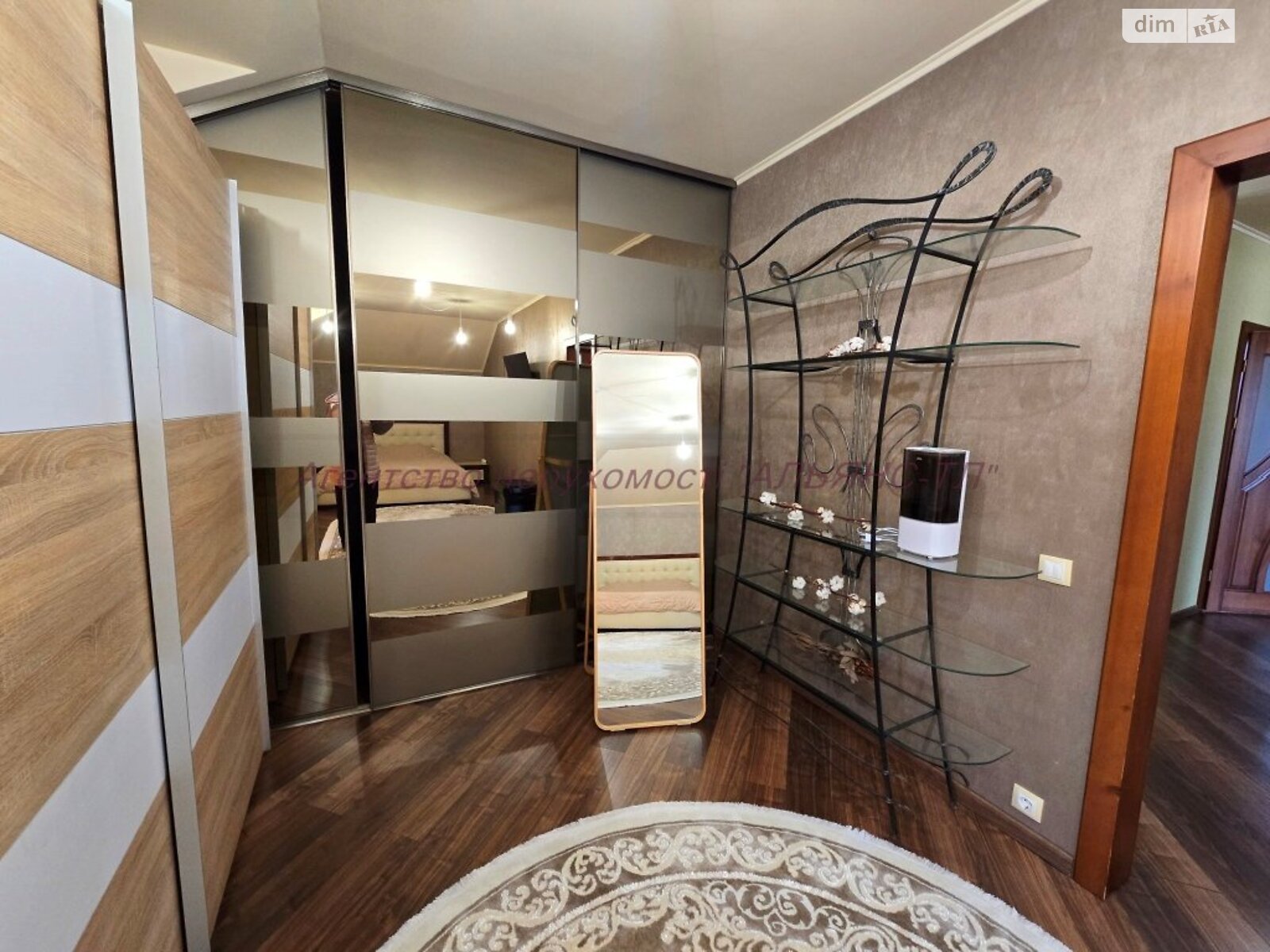 двухэтажный дом с ремонтом, 229 кв. м, кирпич. Продажа в Оноковцы фото 1 двухэтажный дом с ремонтом, 229 кв. м, кирпич. Продажа в Оноковцы фото 1