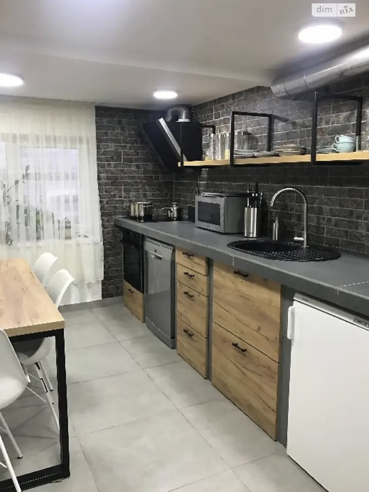 трехэтажный дом с верандой, 158.83 кв. м, кирпич. Продажа в Оноковцы фото 1 трехэтажный дом с верандой, 158.83 кв. м, кирпич. Продажа в Оноковцы фото 1