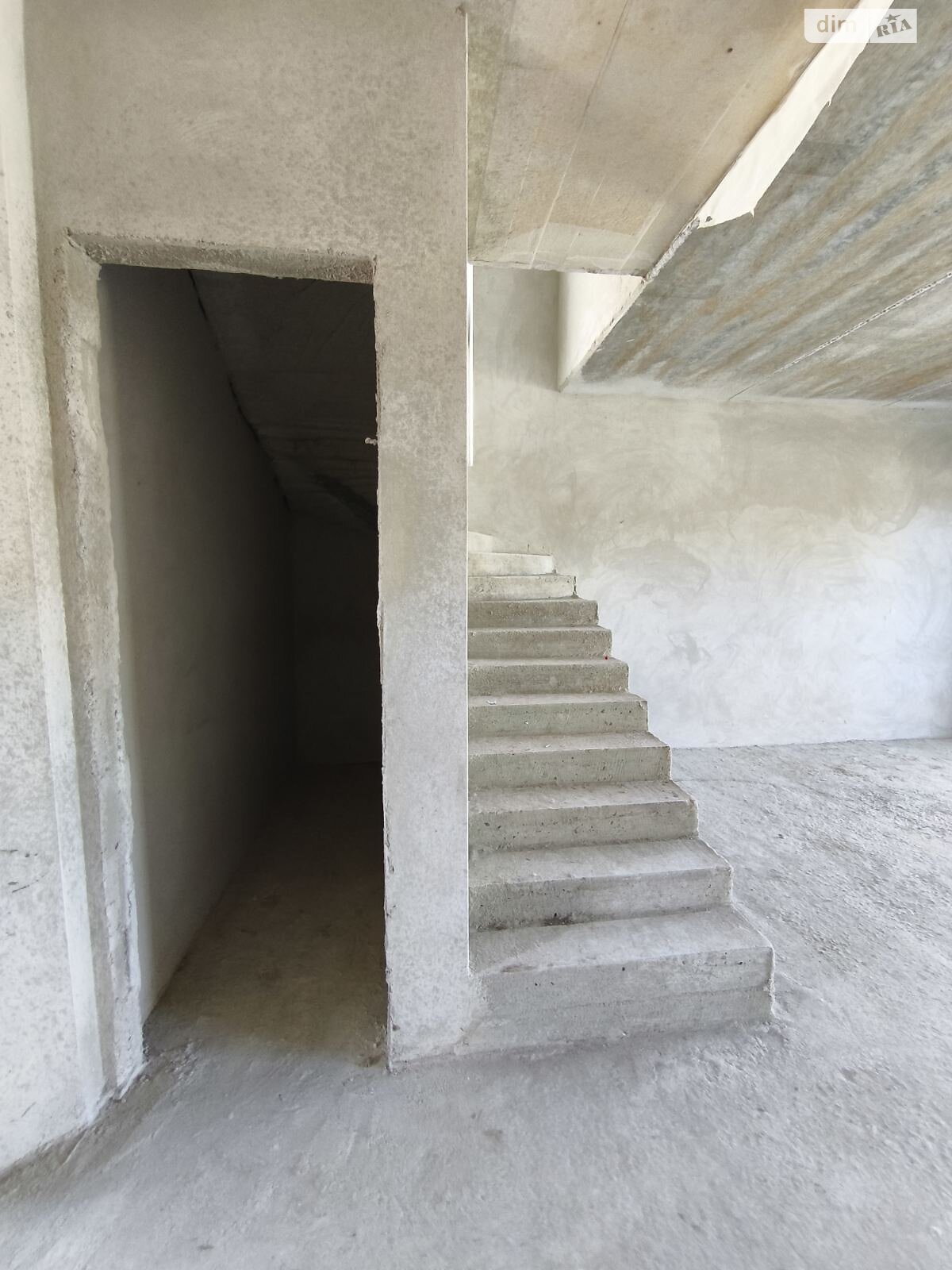 двухэтажный дом с балконом, 145 кв. м, кирпич. Продажа в Оноковцы фото 1