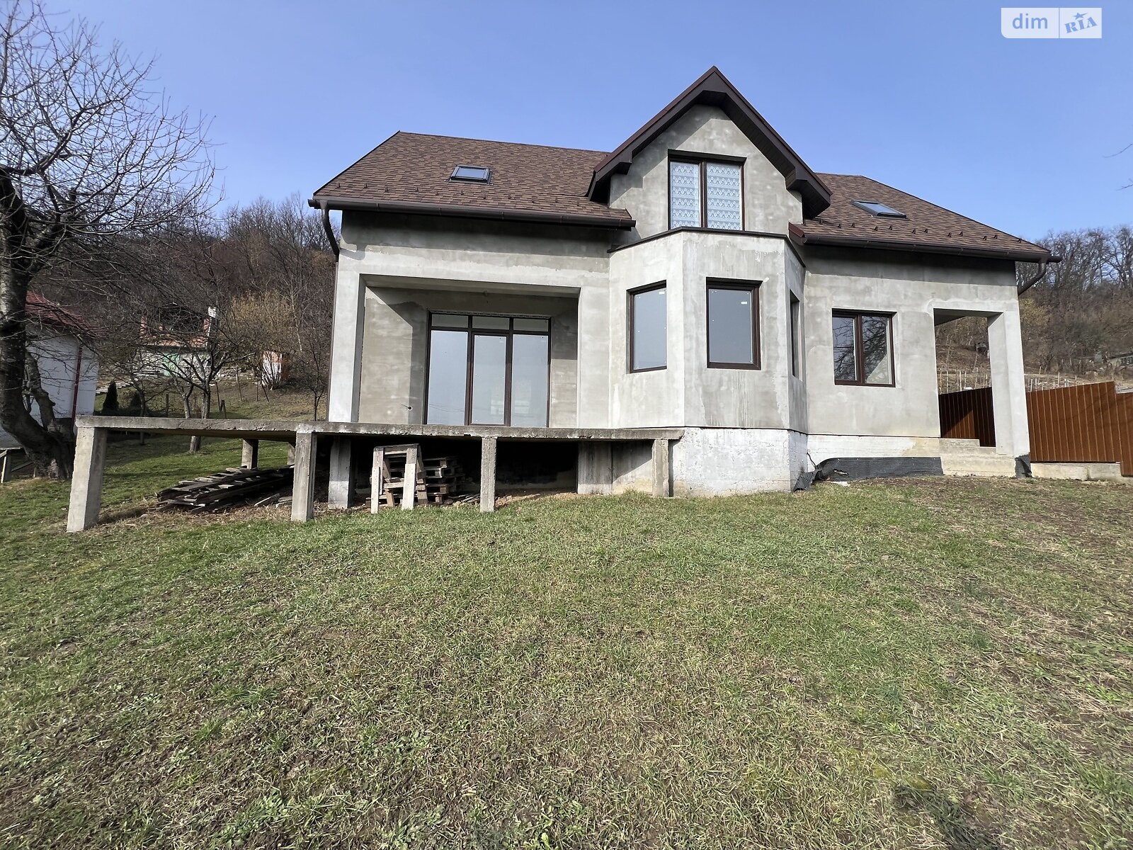 двухэтажный дом с верандой, 220 кв. м, кирпич. Продажа в Оноковцы фото 1