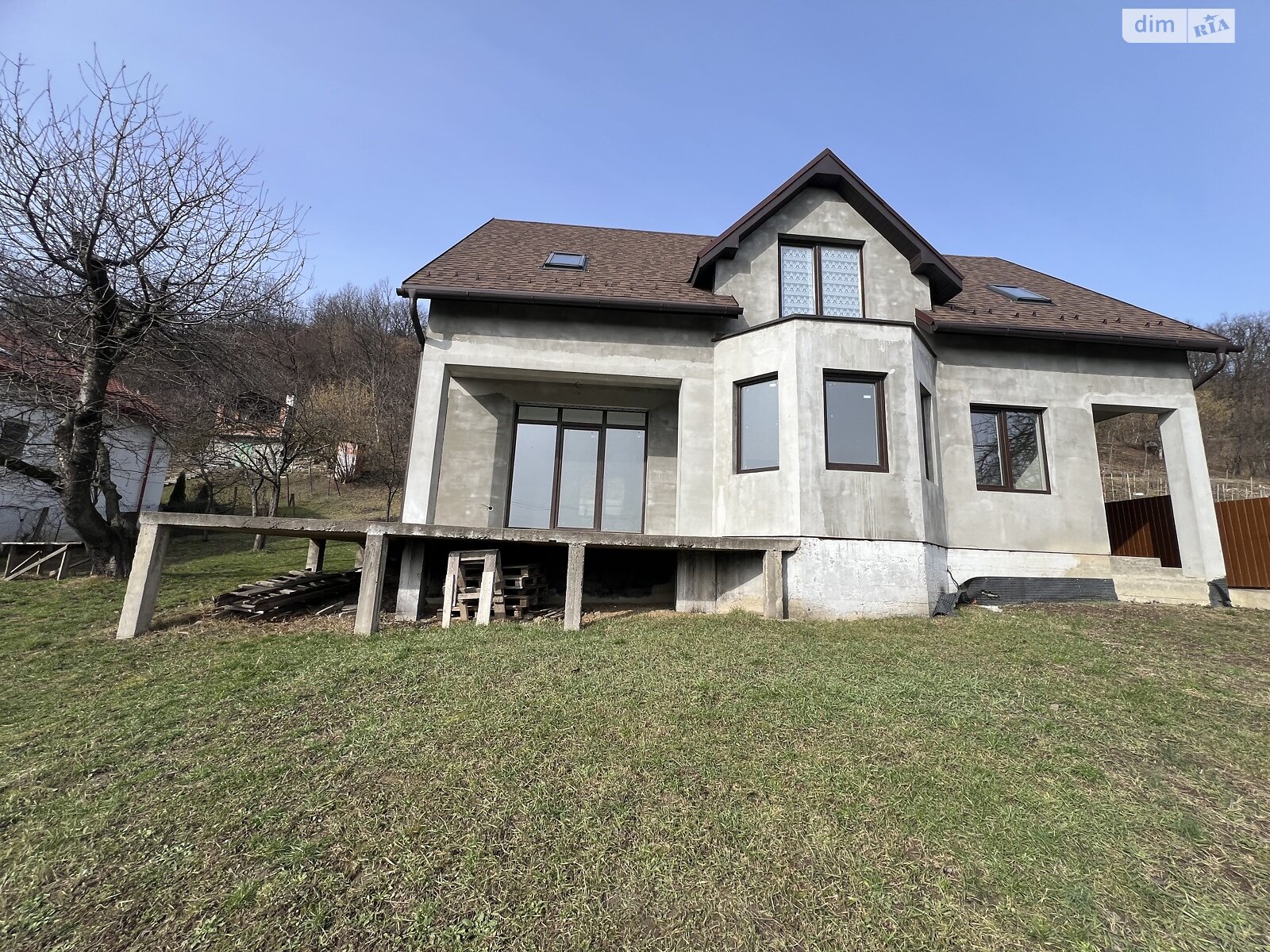 двухэтажный дом с верандой, 220 кв. м, кирпич. Продажа в Оноковцы фото 1