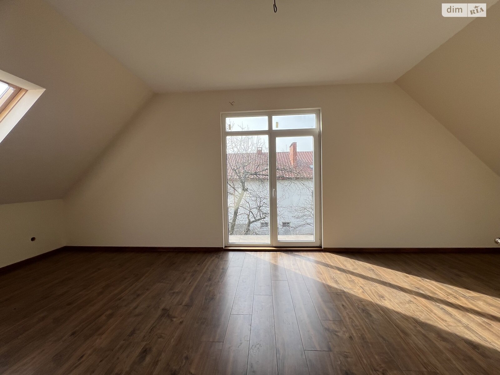 двухэтажный дом с верандой, 220 кв. м, кирпич. Продажа в Оноковцы фото 1