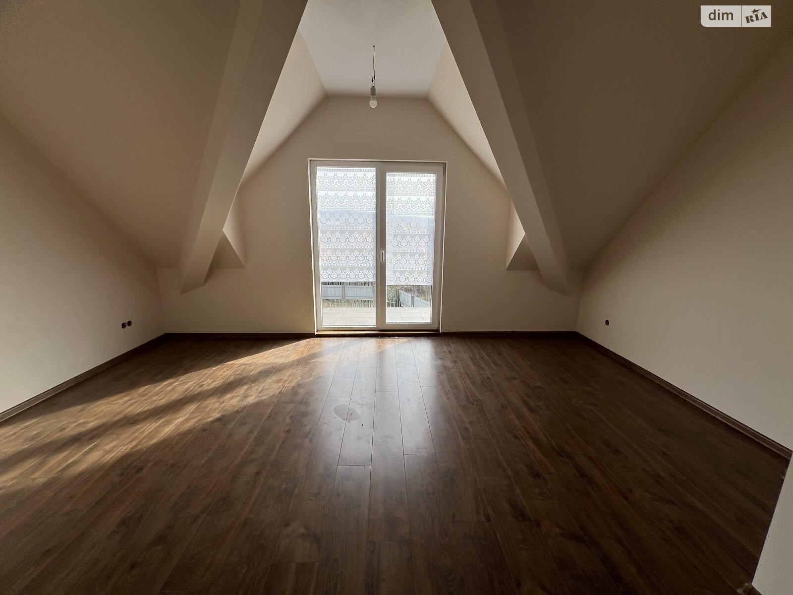 двухэтажный дом с верандой, 220 кв. м, кирпич. Продажа в Оноковцы фото 1