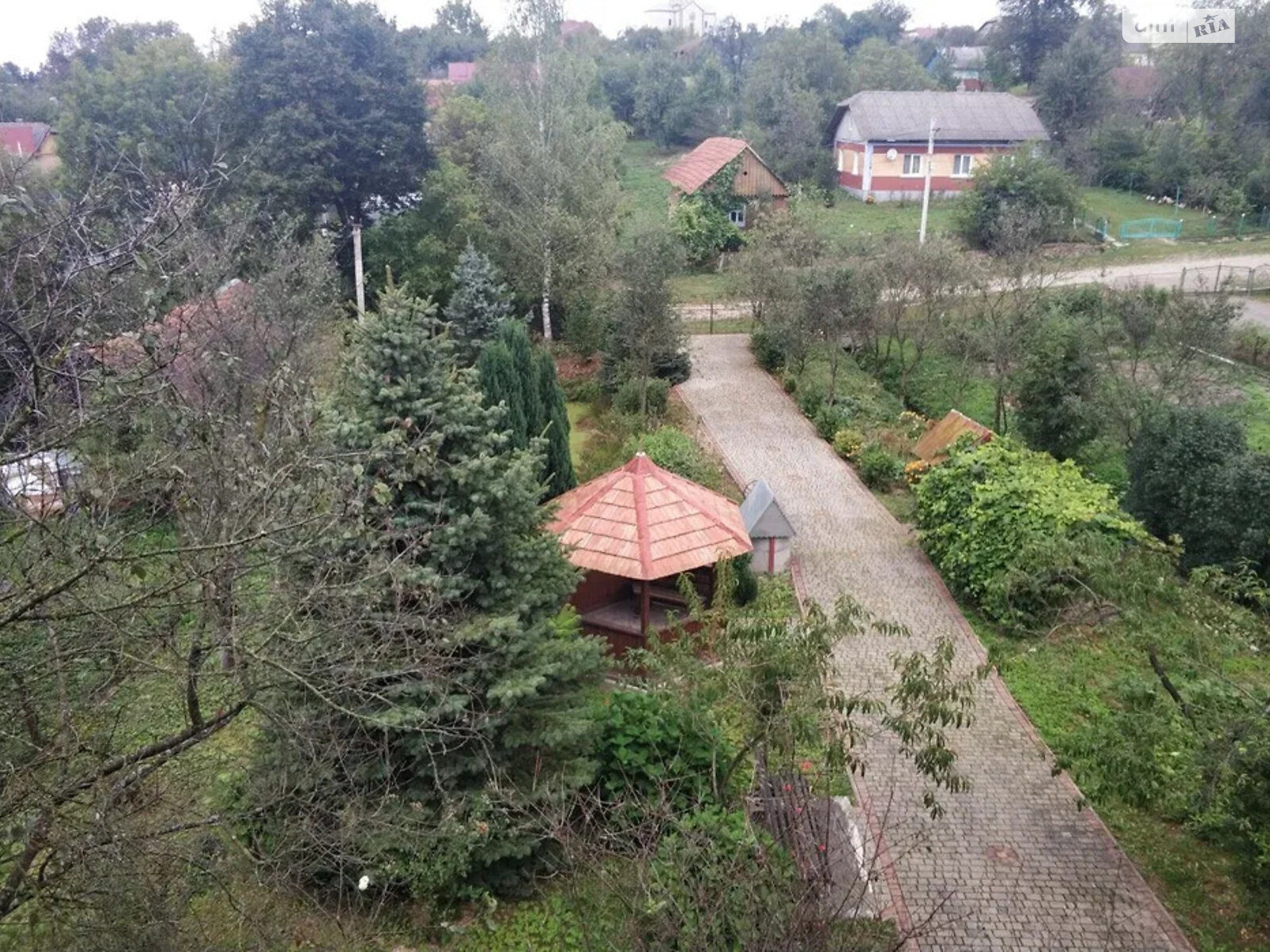 трехэтажный дом с гаражом, 326 кв. м, кирпич. Продажа в Опорах фото 1