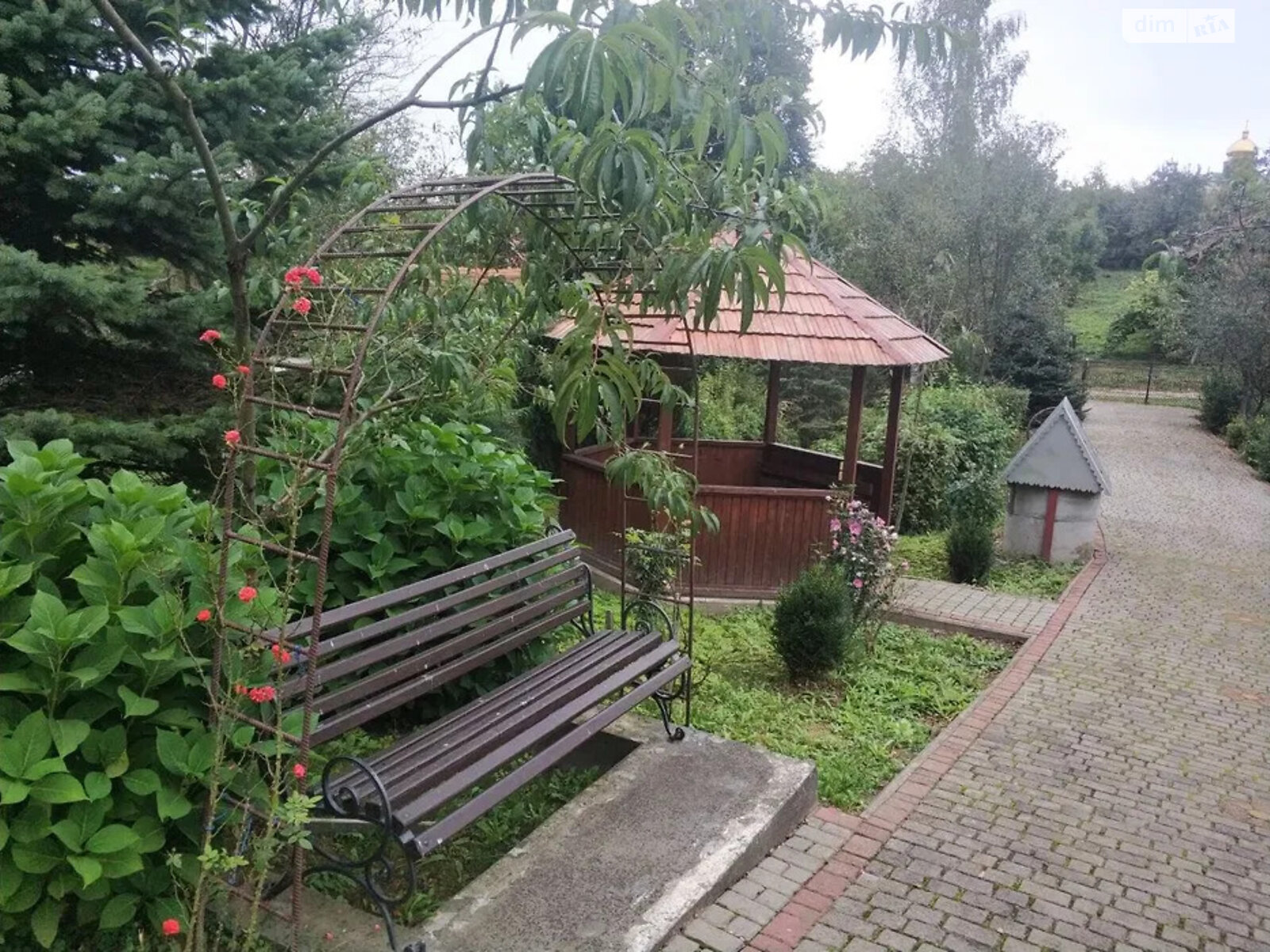 трехэтажный дом с гаражом, 326 кв. м, кирпич. Продажа в Опорах фото 1