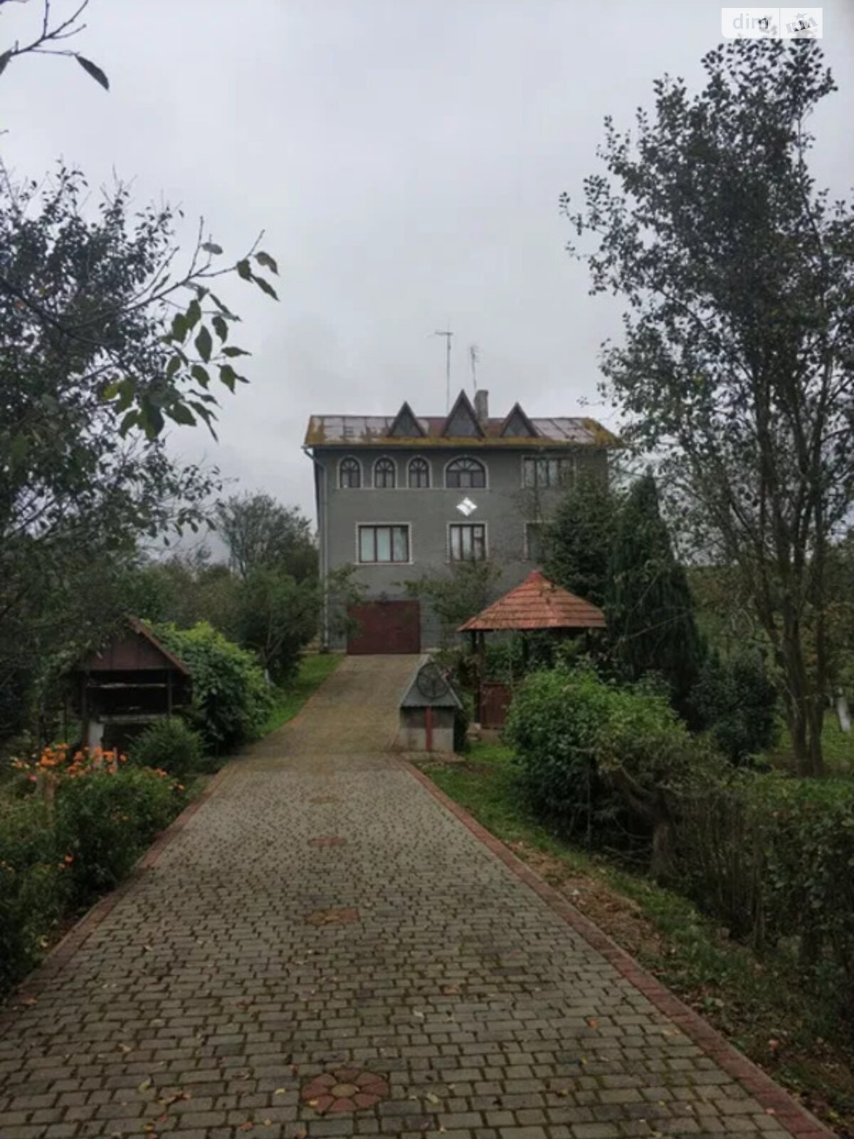 трехэтажный дом с гаражом, 326 кв. м, кирпич. Продажа в Опорах фото 1